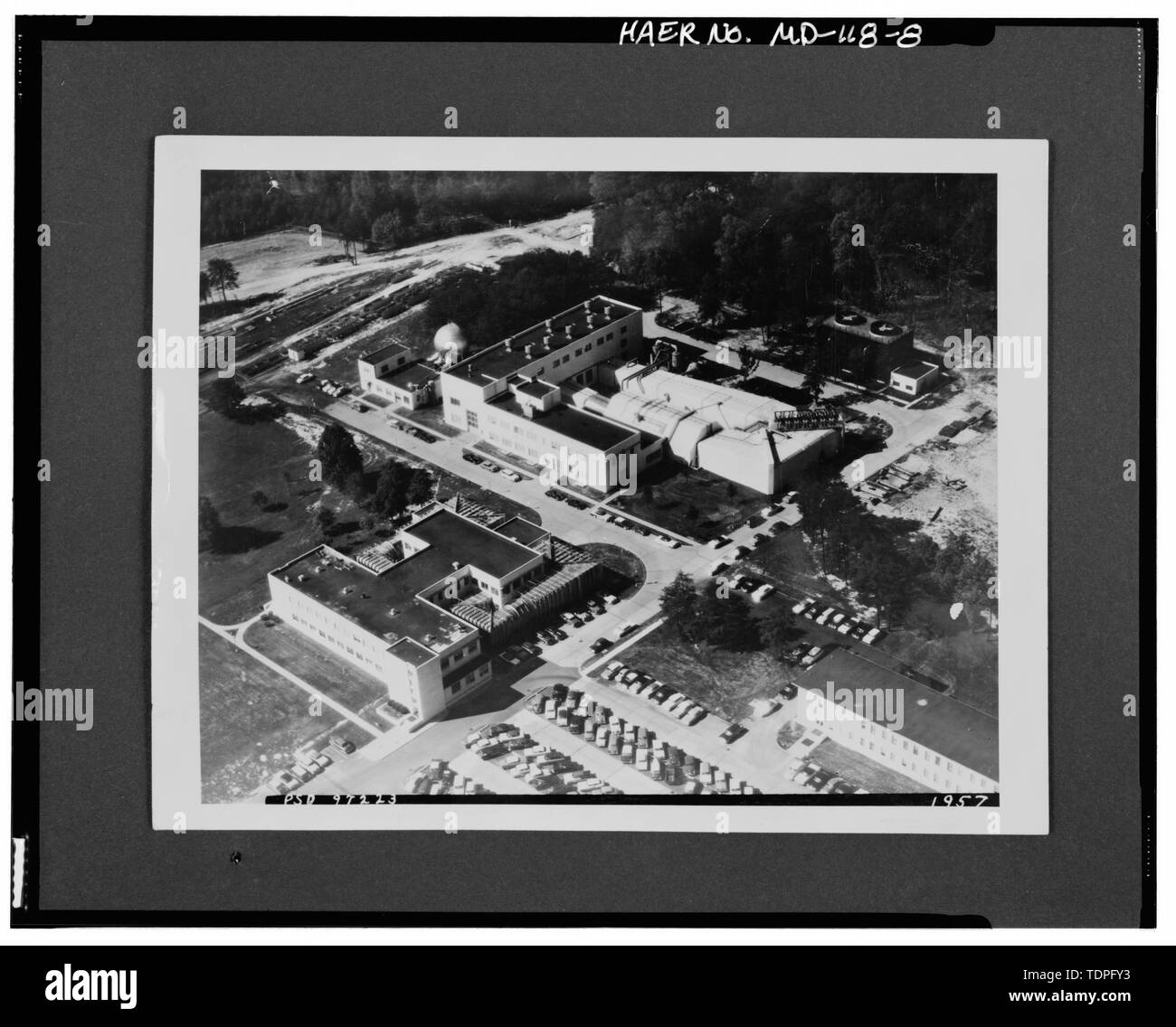 (Fotografia originale nella collezione di superficie navale Warfare Center Carderock Division, Bethesda, MD) vista sud-ovest, superficie navale WARFARE CENTER GALLERIA DEL VENTO COMPLESSA, CA 1957 - Superficie navale Warfare Center, delimitata da Clara Barton Parkway e McArthur Boulevard, Silver Spring, Montgomery County, MD; U.S. Dipartimento della Marina Militare; R. Christopher Goodwin e Associates, Incorporated, contraente; Melhuish, Geoffrey Eden Project manager; saggi di Harriet, fotografo Foto Stock