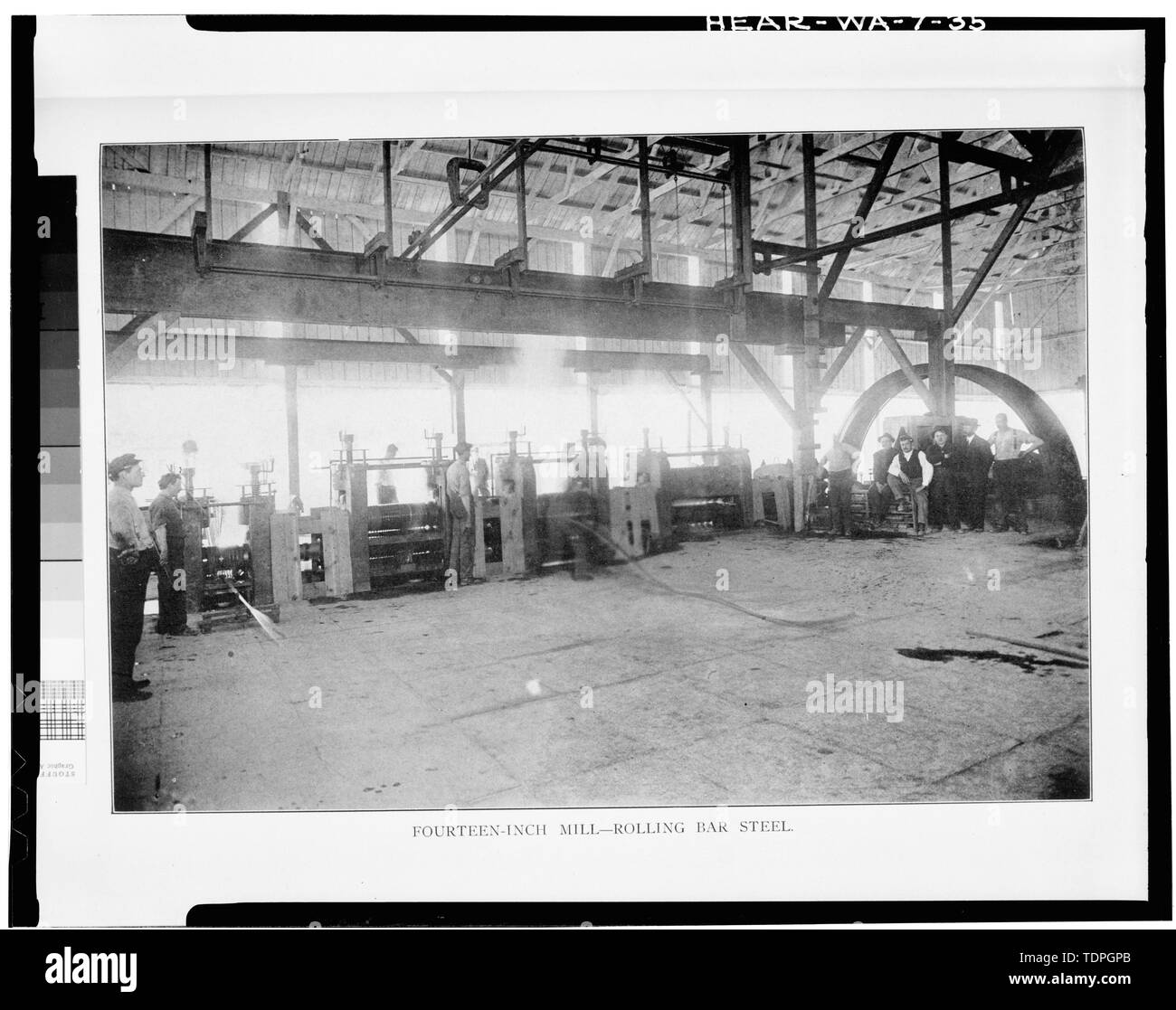 . Impianto siderurgico, 14 pollici LAMINATOIO IN USO, 1910. (Dall'Università di Washington a nord-ovest di raccolta, Seattle, WA) - Irondale impianto siderurgico, Port Townsend, Jefferson county, WA; Puget Sound Ferro e acciaio azienda; Pacific Steel Company; Seattle Ferro e acciaio azienda; Jones, James; Canby, E L; Blanchard, H L; Hadlock, Samuele; Miller, B S; Swaney, omero H; Cremer, J H; Moore, James A; forno Irondale Società; prezzo, William; Stromberg, Oscar; Maeder, Carl E; Wilson, N V, F; Bevan, Harry; Britton, Diane, storico; Britton, J D, storico; Kukas, Roger, fotografo Foto Stock