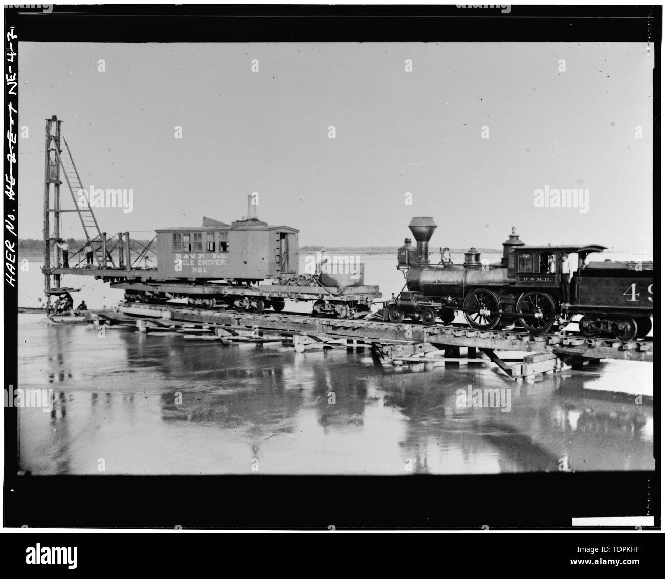 Negativo originale in possesso di John R. Morison, Peterborough, New Hampshire. Fotografo sconosciuto circa giugno, 1887. DRIVER DI PELO edificio temporaneo traliccio RAMPA - Rulo bridge spanning Fiume Missouri, Rulo, Richardson County, NE Foto Stock