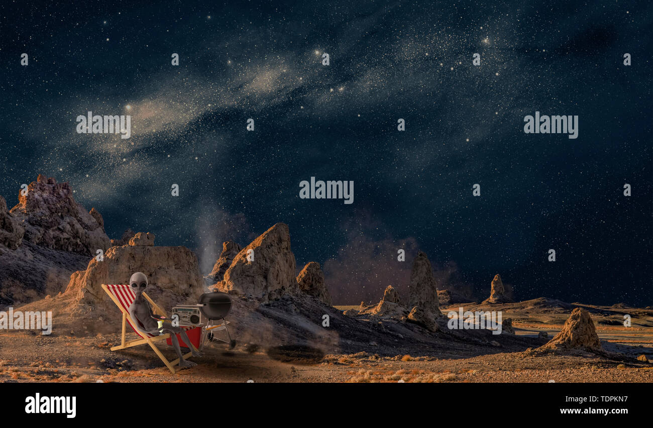 Alien avente un barbecue sulla superficie di Marte, un'immagine composita Foto Stock