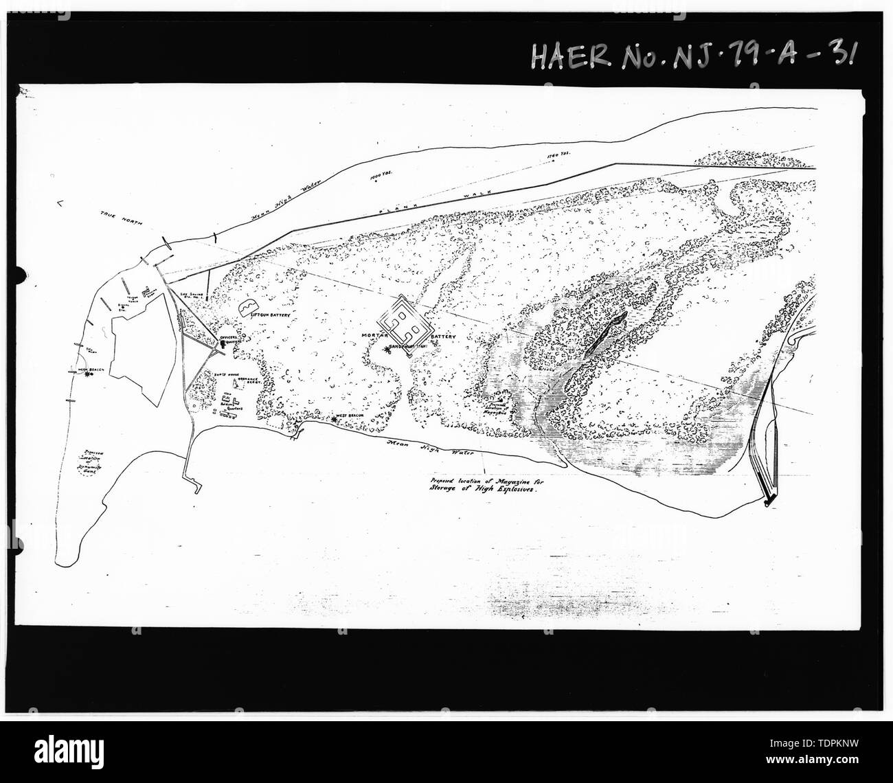 Fotocopia del piano (negli Stati Uniti Ufficio dell'esercito di ingegneri dell esercito Piani e disegni, Fort Hancock e Sandy Hook Proving Ground, gruppo di record 7, il cassetto 44, cartografica e branc architettonica, archivi nazionali, Washington, DC), cartografo sconosciuto, titolo sconosciuto, Marzo 28, 1892 1890 Lifesaving stazione rappresentata nelle vicinanze del Fort e spiaggia, nessun boathouse vicino ingegnere's Wharf - STATI UNITI Coast Guard Sandy Hook stazione docking occidentale struttura, a ovest di intersezione di Canfield Road e unità Hartshorne, altopiani, Monmouth County NJ Foto Stock