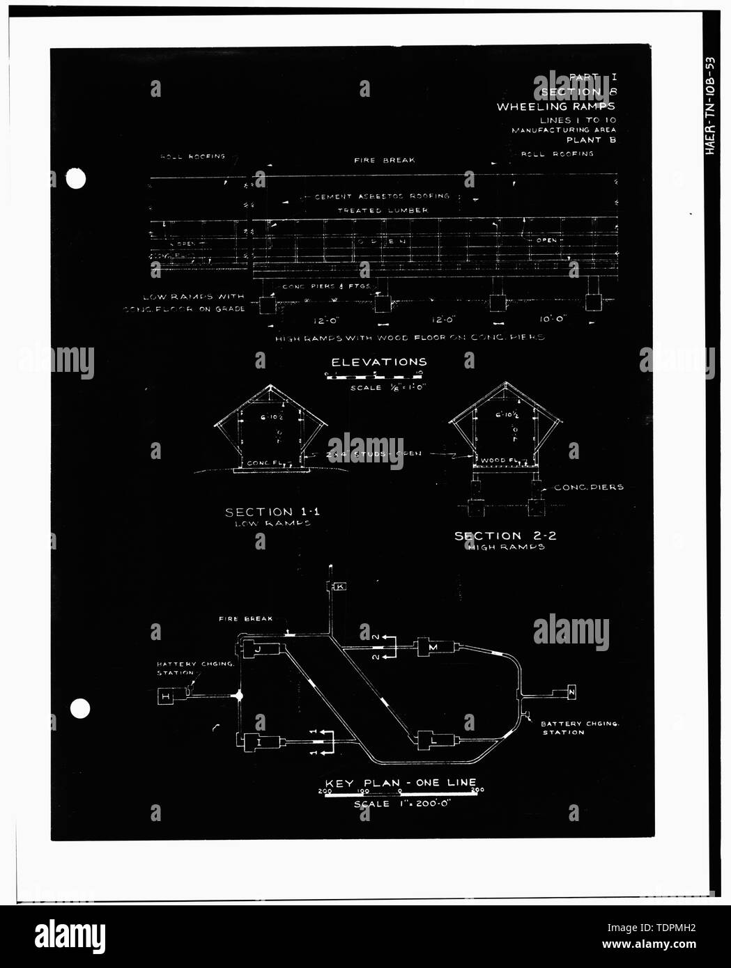 Fotografia di un disegno. "Parte I, sezione 8, WHEELING rampe, le linee da 1 a 10, AREA DI PRODUZIONE, IMPIANTI B.' dall'U.S. Esercito di ingegneri. Impianti industriali di inventario, Holston Ordnance Opere, Kingsport, Tennessee. Impianto B, le parti II, III. (Nashville, TN- ufficio del distretto ingegnere, 1944). - Esercito Holston Impianto di munizioni, RDX-e-COMPOSIZIONE-B Linea di produzione 9, Kingsport, Sullivan County, TN; Bachmann , Werner E; Tennessee Eastman Corporation; U.S. Dipartimento dell'esercito; difesa nazionale Comitato di ricerca; Fraser-Brace Società; Charles T. Ma Foto Stock
