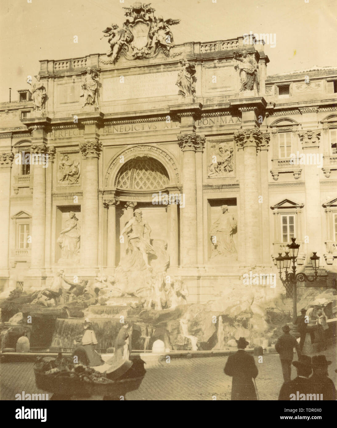 Vista di Fontana di Trevi, Roma, Italia 1890 Foto Stock