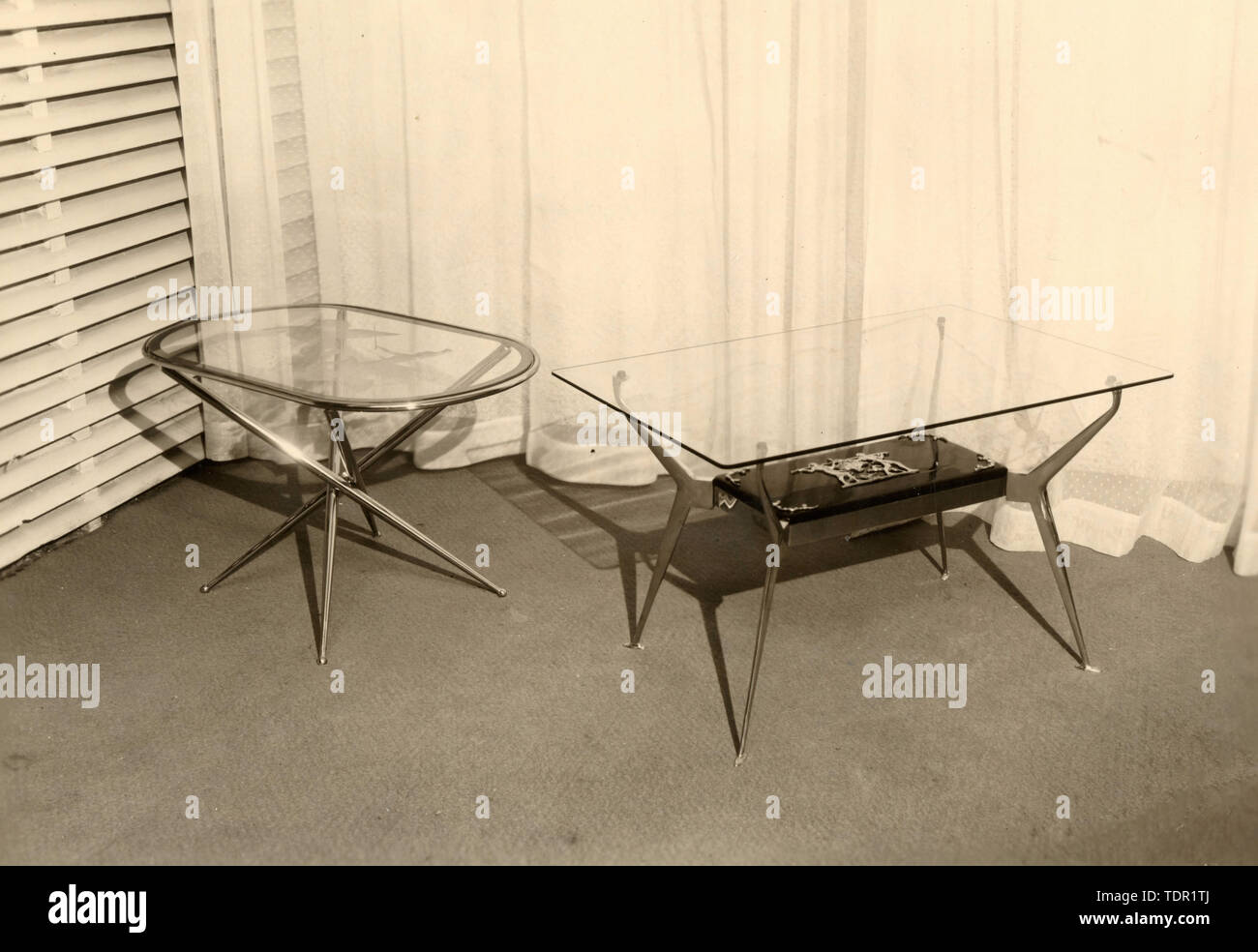 Ottone tavolo basso, Italia degli anni cinquanta Foto Stock