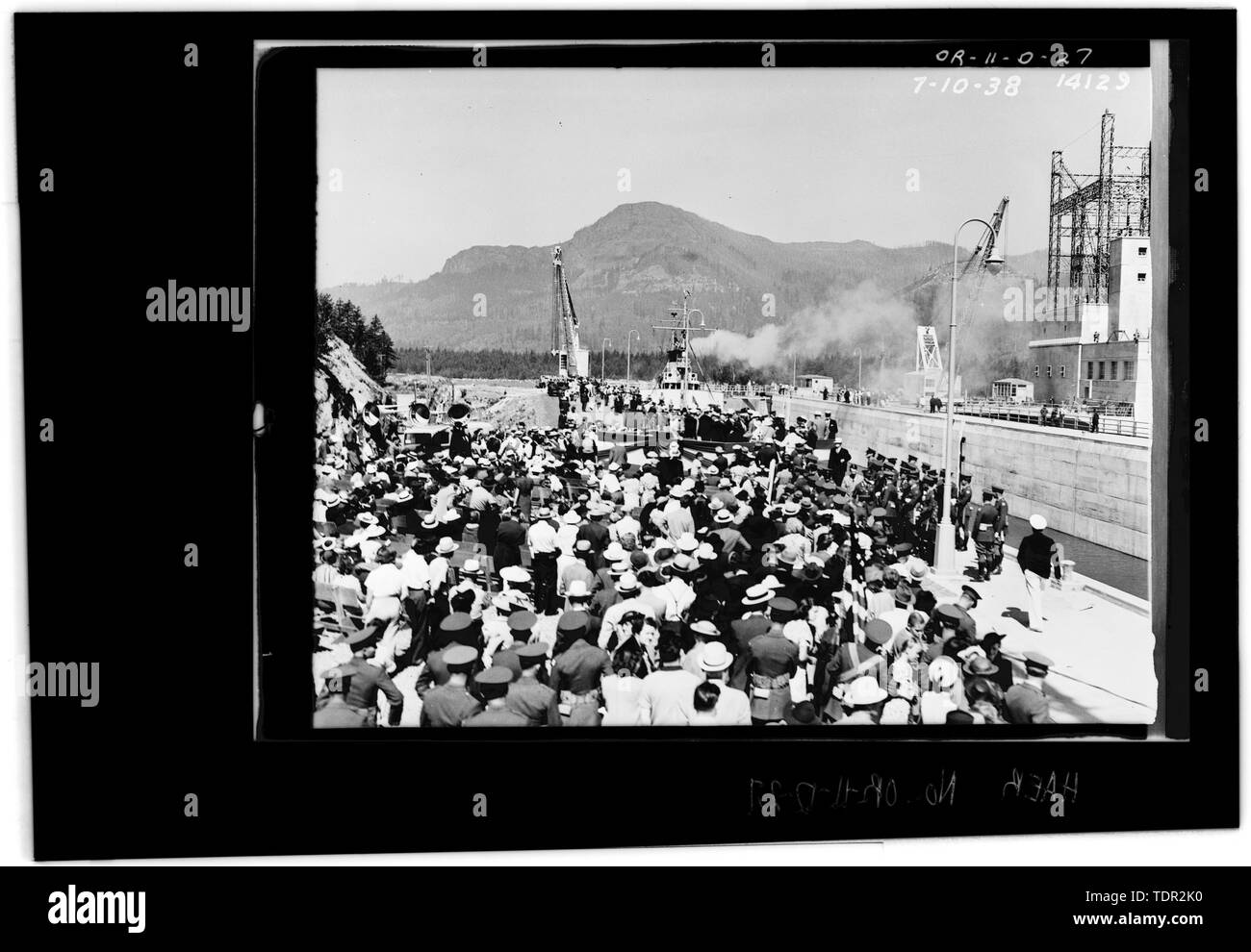 Fotografo sconosciuto 10 luglio 1938 nave bloccare dedizione cerimonie. - Progetto Bonneville, navigazione Lock n. 1, Oregon riva del fiume Columbia vicino al primo e potente di Bonneville, contea di Multnomah, o Foto Stock