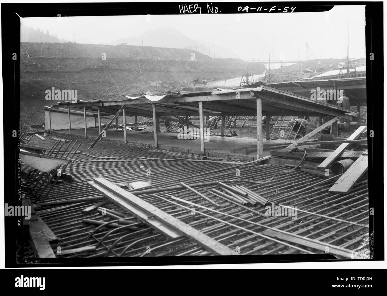 Fotografo sconosciuto Ottobre 1935 Protezione contro la pioggia i pannelli di copertura. - Progetto Bonneville, Bonneville Dam, Columbia River, Bonneville, Multnomah County, o Foto Stock