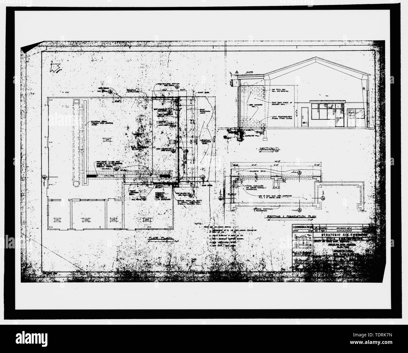 Copia fotografica del disegno di costruzione 1970 (Originale disegno situato nell'Edificio 301, Offutt AFB, Bellevue, Nebraska). Pianta e sezione. - Offutt Air Force Base, il Looking Glass Airborne Command Post, il rifornimento di veicoli Shop, in angolo ovest del Project Looking Glass Historic District, Bellevue, Sarpy County, NE Foto Stock