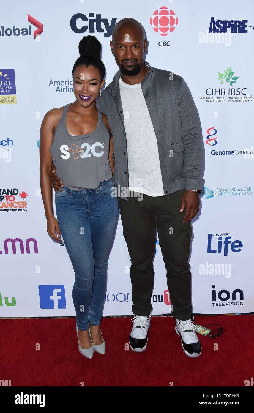 Settembre 10, 2016 - Los Angeles, California, Etats-Unis - Sonequa Martin-Green + marito Kenric verde @ Stand fino al cancro 2016 terrà @ la Walt Disney Concert Hall. 9 settembre 2016 (credito Immagine: Â© Chris Delmas/ZUMA filo) Foto Stock