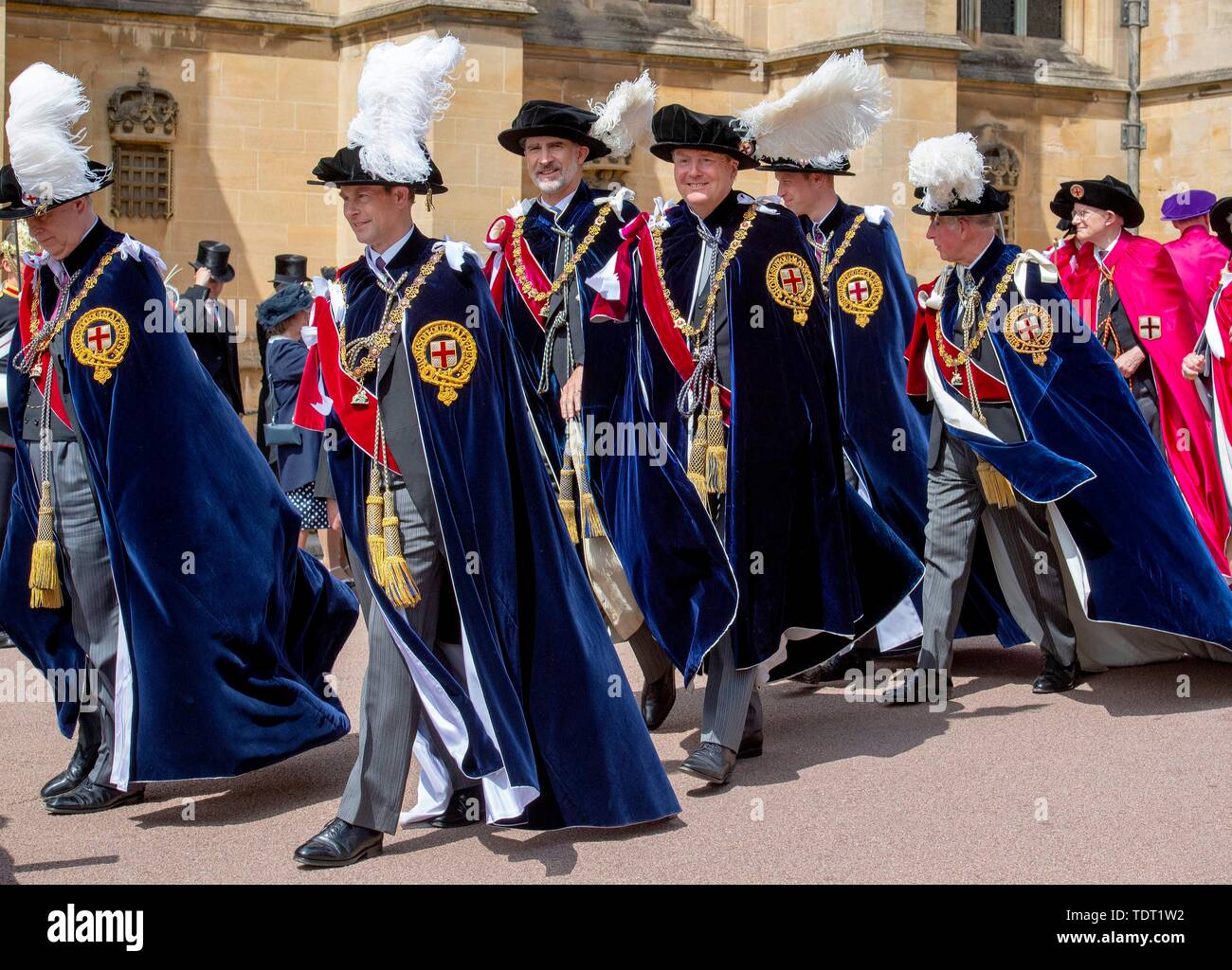 Il principe Charles, re Willem-Alexander, re Felipe, il principe Andréj, Prince Edward e il principe William che frequentano la processione dalla giarrettiera Cavalieri e Dame per la Cappella di San Giorgio. al Castello di Windsor in Windsor, il 17 giugno 2019, Re Willem-Alexander e re Felipe sono installati da Sua Maestà la Regina Elisabetta II per il più nobile fine della Giarrettiera. Durante una cerimonia annuale sono installati come cavaliere in soprannumero della Giarrettiera foto : Albert Nieboer/ Paesi Bassi OUT/point de vue OUT | Foto Stock