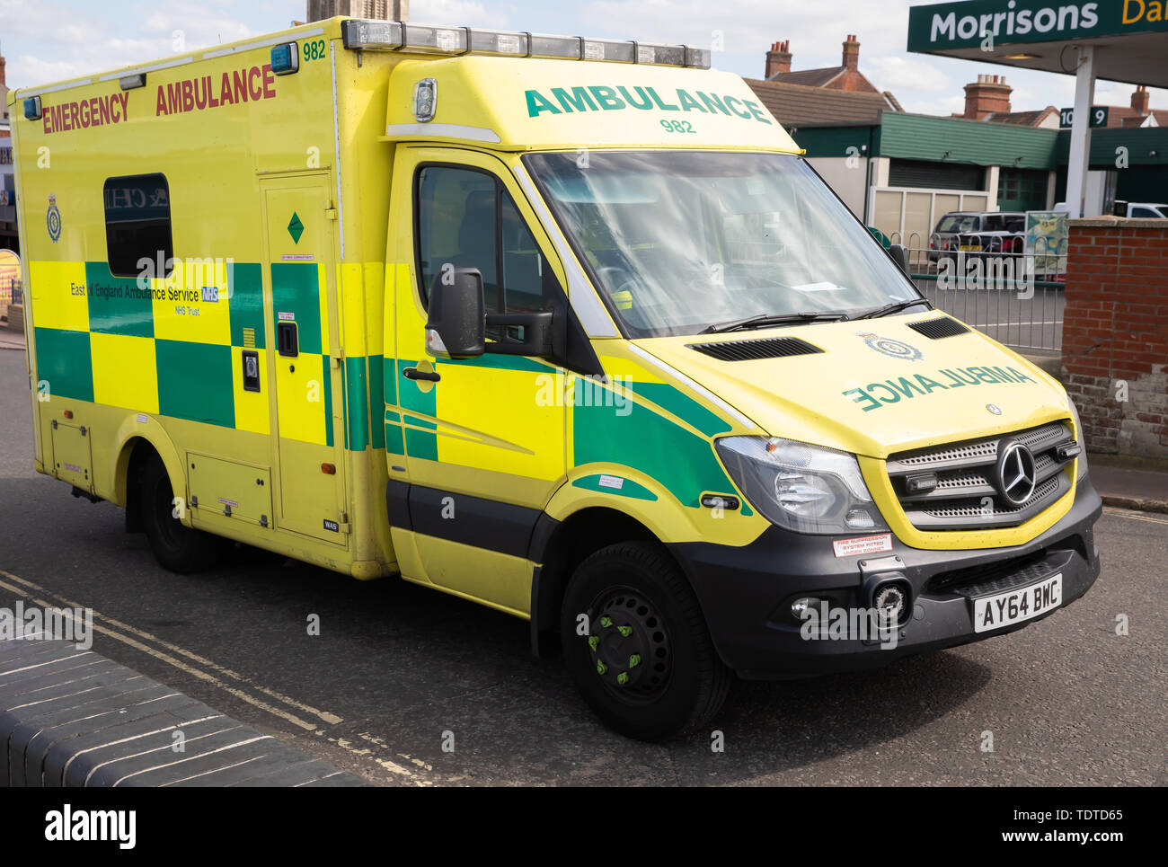 Est dell' Inghilterra ambulanza parcheggiato a Cromer, Norfolk in giugno Foto Stock