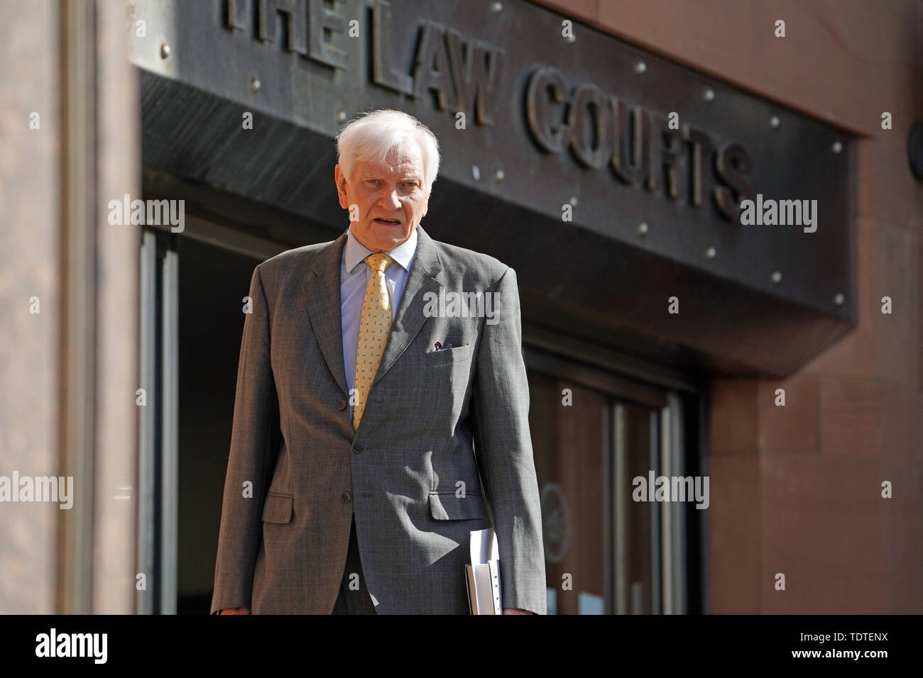 Ex Tory MP Harvey Proctor arriva a Newcastle Crown Court di dare prova in un processo di Carl faggio, 51 da Gloucester, che è accusato di inventare un Westminster VIP anello di pedofilia. Foto Stock