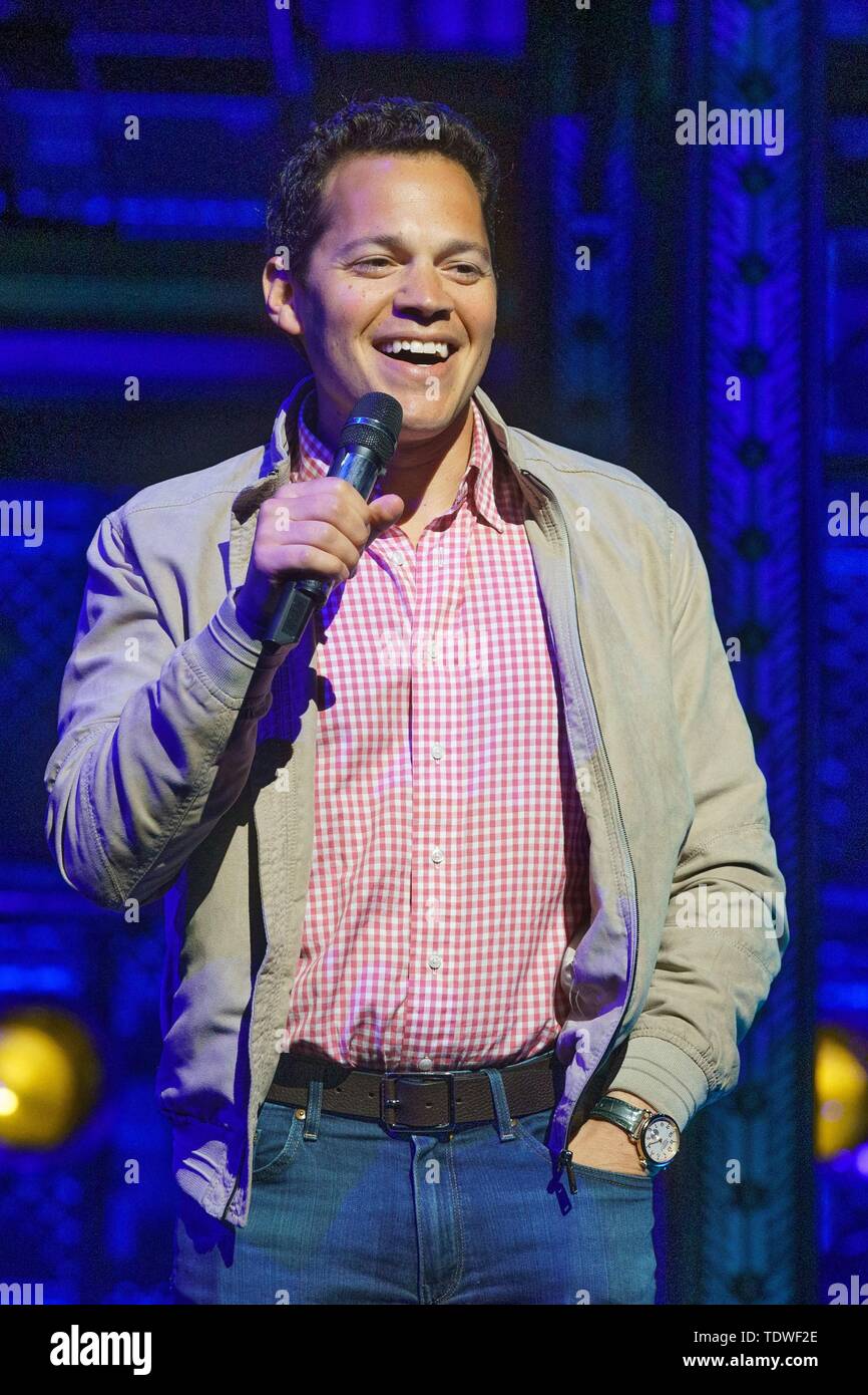 New York, NY, STATI UNITI D'AMERICA. Il 18 giugno, 2019. Mike Bosner chiamata foto di Vanessa Carlton anteprime il suo debutto nella bellissima - LA CAROLE KING MUSICAL, Stephen Sondheim Theatre di New York, NY Giugno 18, 2019. Credito: Jason Smith/Everett raccolta/Alamy Live News Foto Stock