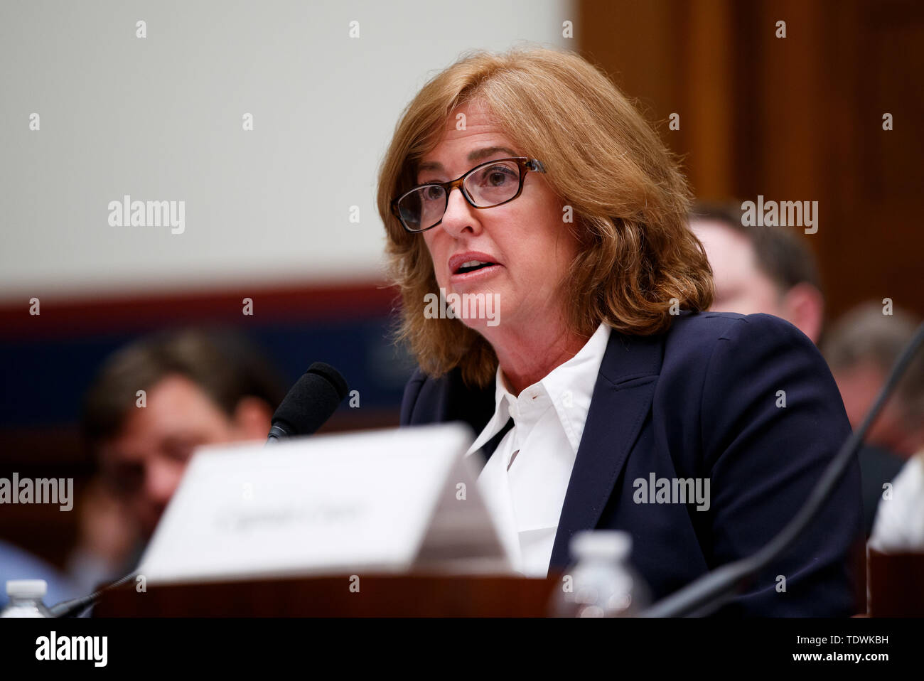 Washington, Stati Uniti d'America. 19 giugno 2019. Sharon Pinkerton delle compagnie aeree per l'America testimonia durante l' audizione del 'Status del Boeing 737 MAX: Stakeholder prospettive" al Campidoglio di Washington, DC, Stati Uniti, il 19 giugno 2019. Credito: Ting Shen/Xinhua/Alamy Live News Foto Stock