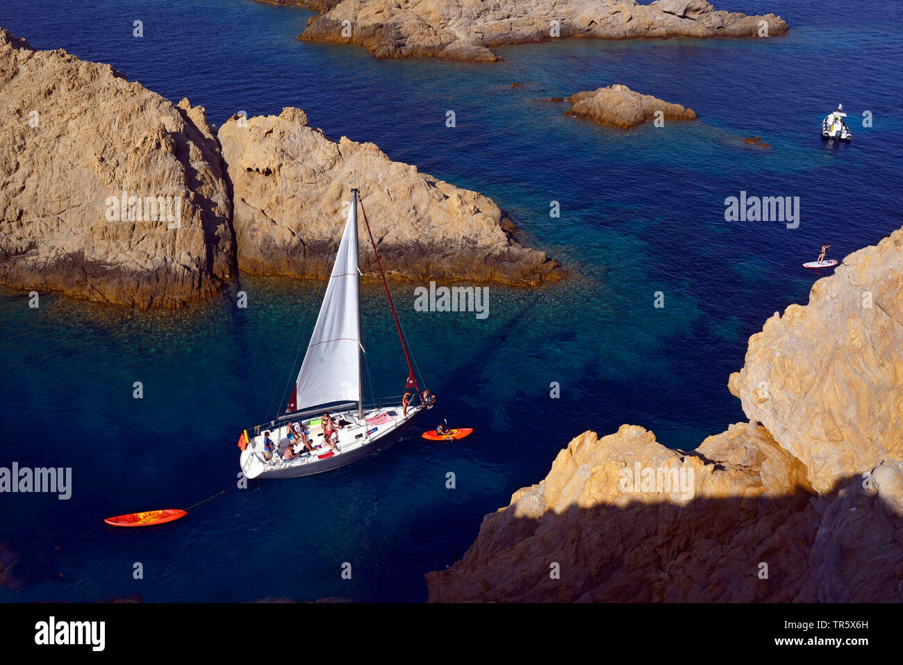 Imbarcazione a vela in Ile Rousse nel nord della Corsica, Francia, Corsica Foto Stock