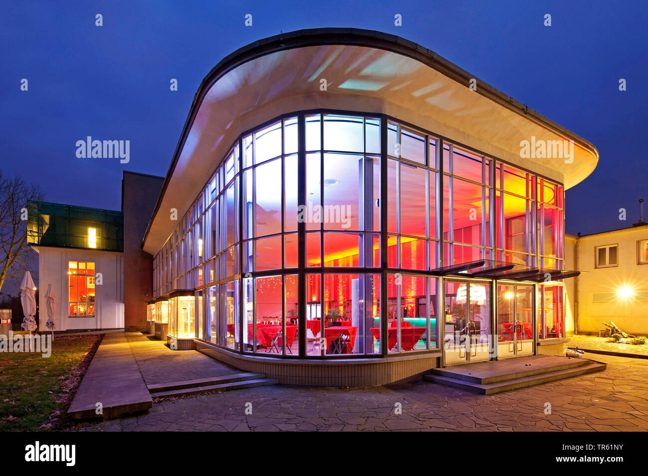 Il design del prodotto Forum, elencati vecchia stazione centrale di sera, in Germania, in Renania settentrionale-Vestfalia, Bergisches Land, Solingen Foto Stock