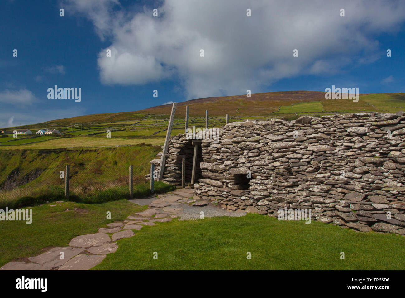 Storico edificio di pietra Dunbeg Fort sulla penisola di Dingle, Irlanda, nella contea di Kerry, la penisola di Dingle Foto Stock