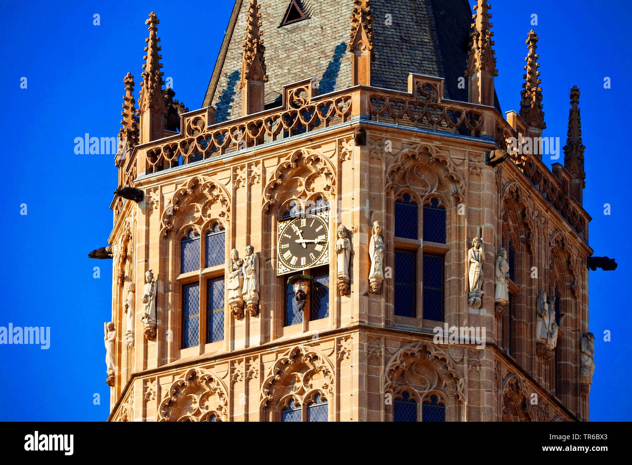 Torre con orologio storico di Cologne City Hall, Germania, nella Renania settentrionale-Vestfalia e nella Renania, Colonia Foto Stock