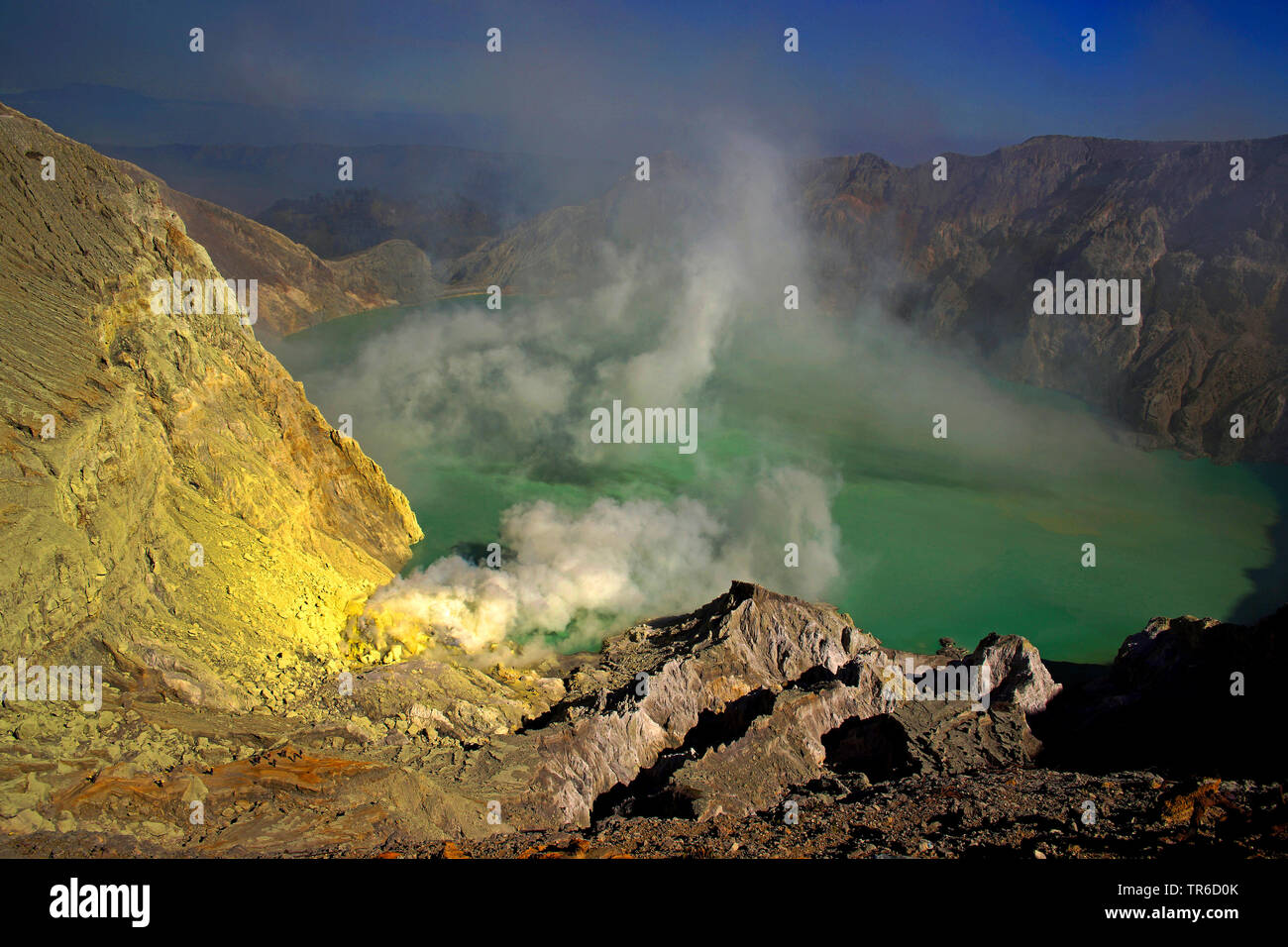 Acido solforico lago di Kawah Ijen, Indonesia, Java, Bromo Tengger Semeru National Park Foto Stock