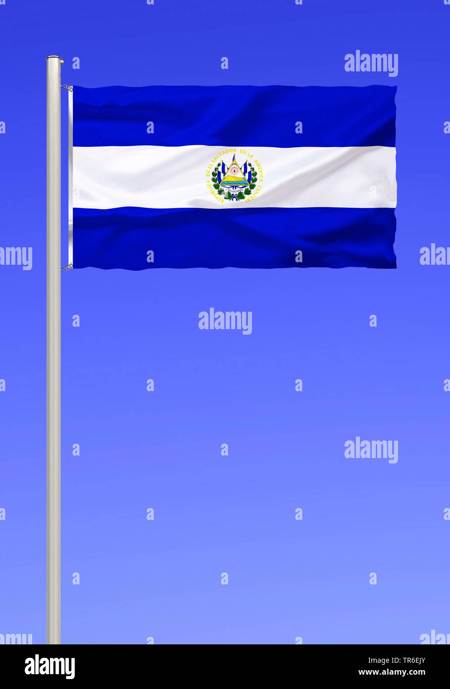 Bandiera di El Salvador contro il cielo blu, El Salvador Foto Stock