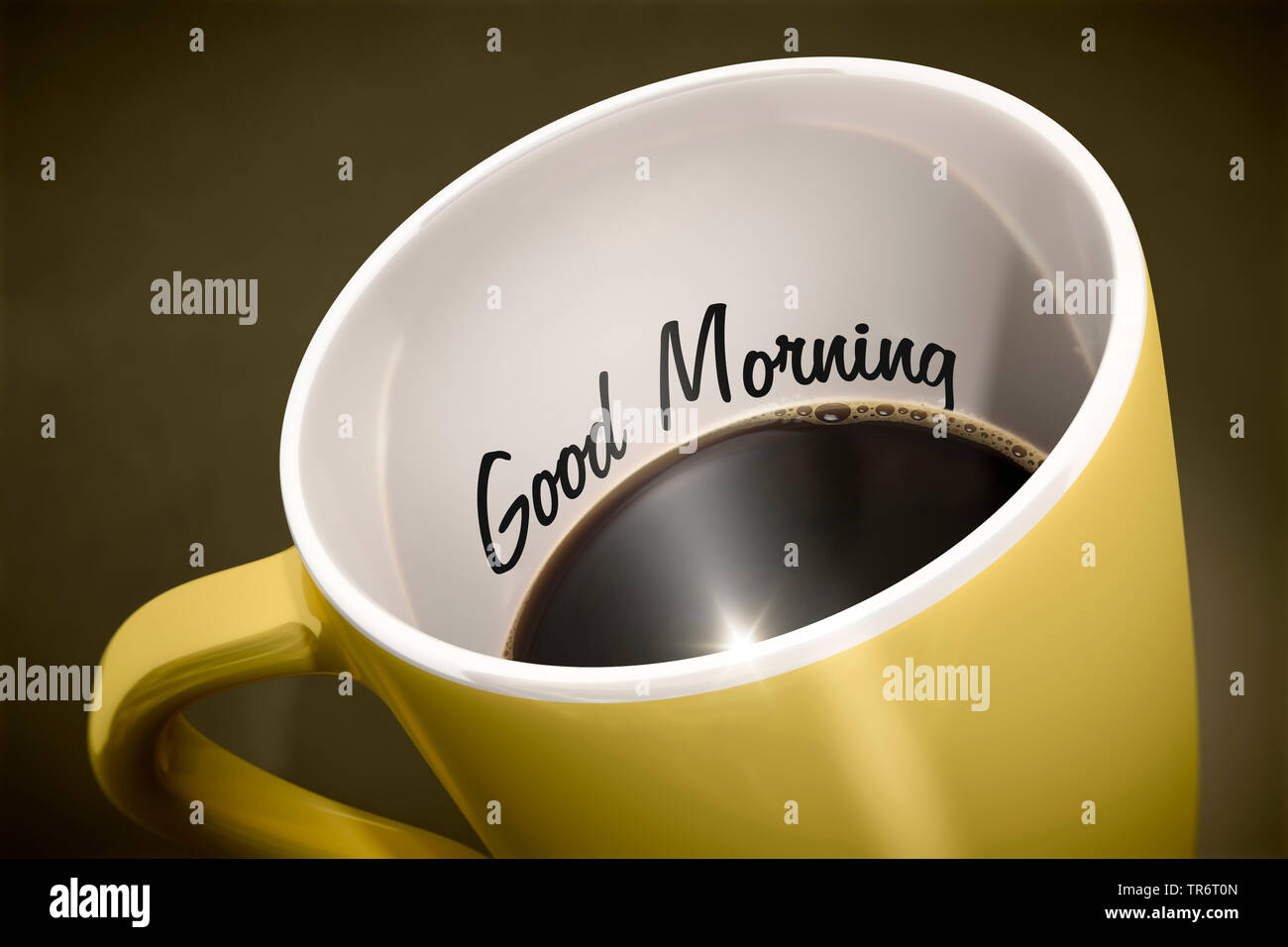 Giallo tazza da caffè con il titolo di buona mattina sul lato interno, computer graphik Foto Stock