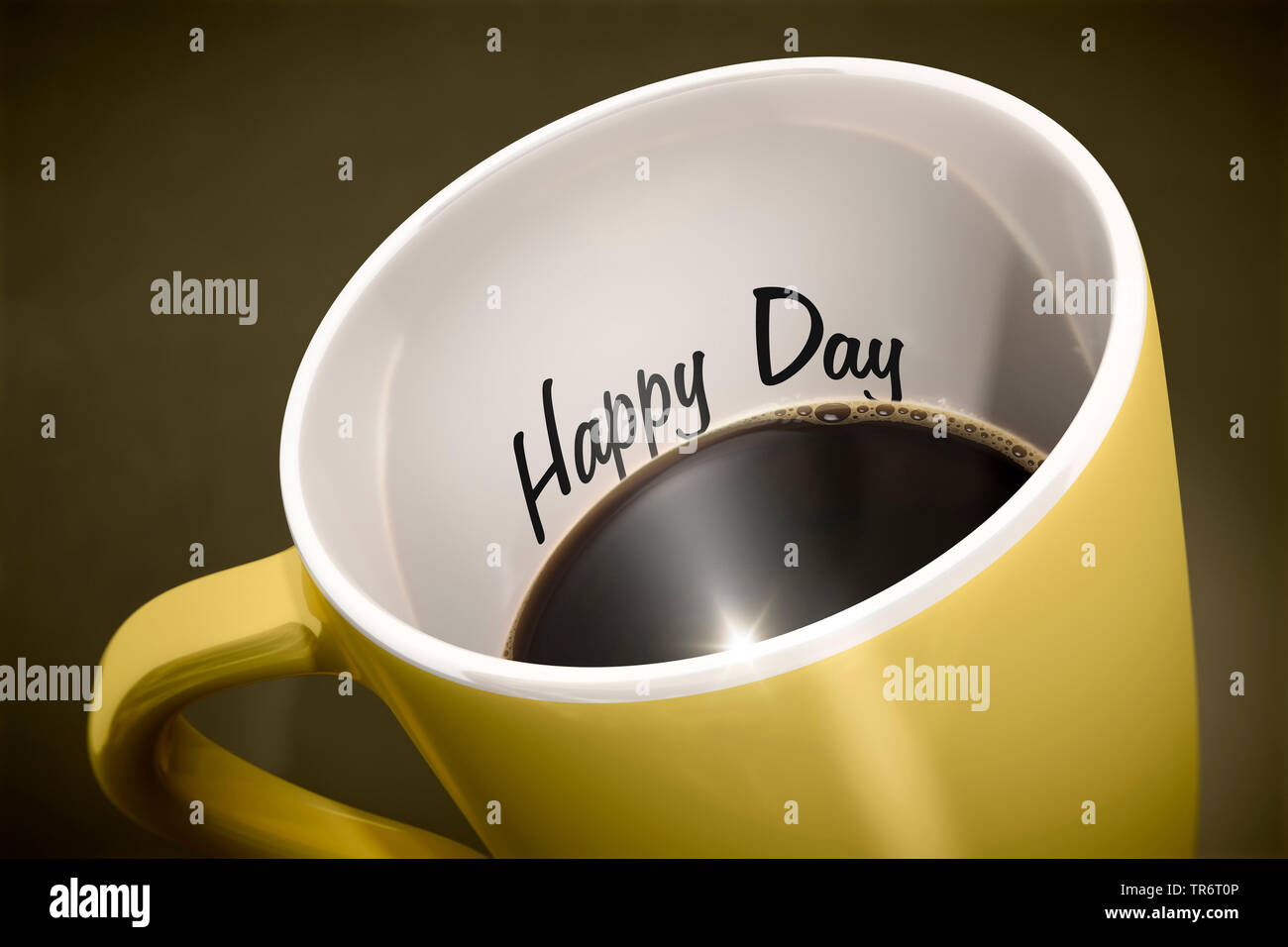 Giallo tazza da caffè con il titolo Happy Day sul lato interno, computer graphik Foto Stock