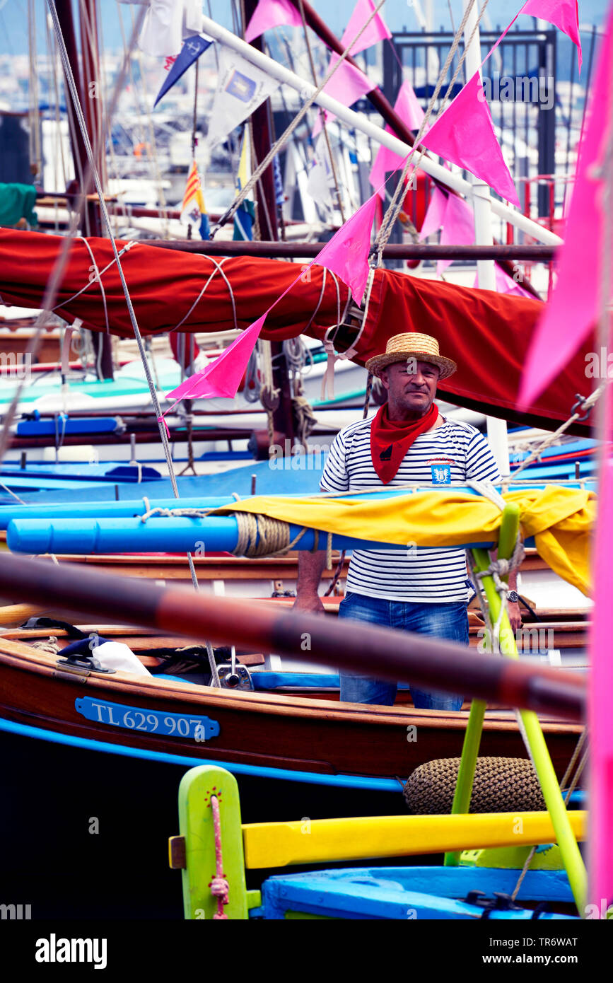 Il vecchio tradizionale pesce barche chiamato pointus, Francia Provenza, Sanary-sur-Mer Foto Stock