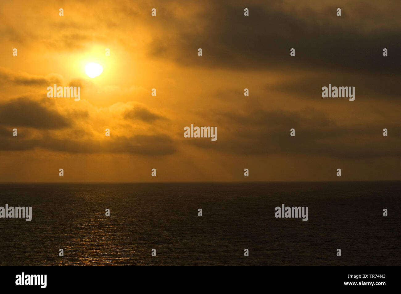 Tramonto, nel golfo di Biscaglia, Spagna Foto Stock