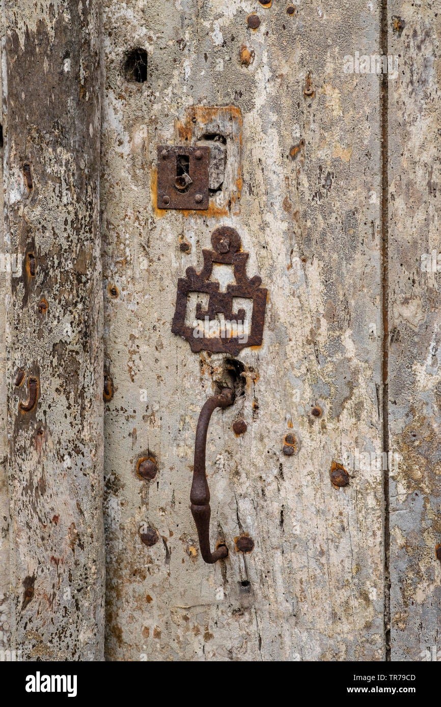 Vecchia porta elegante mobilio sulla porta di legno Foto Stock