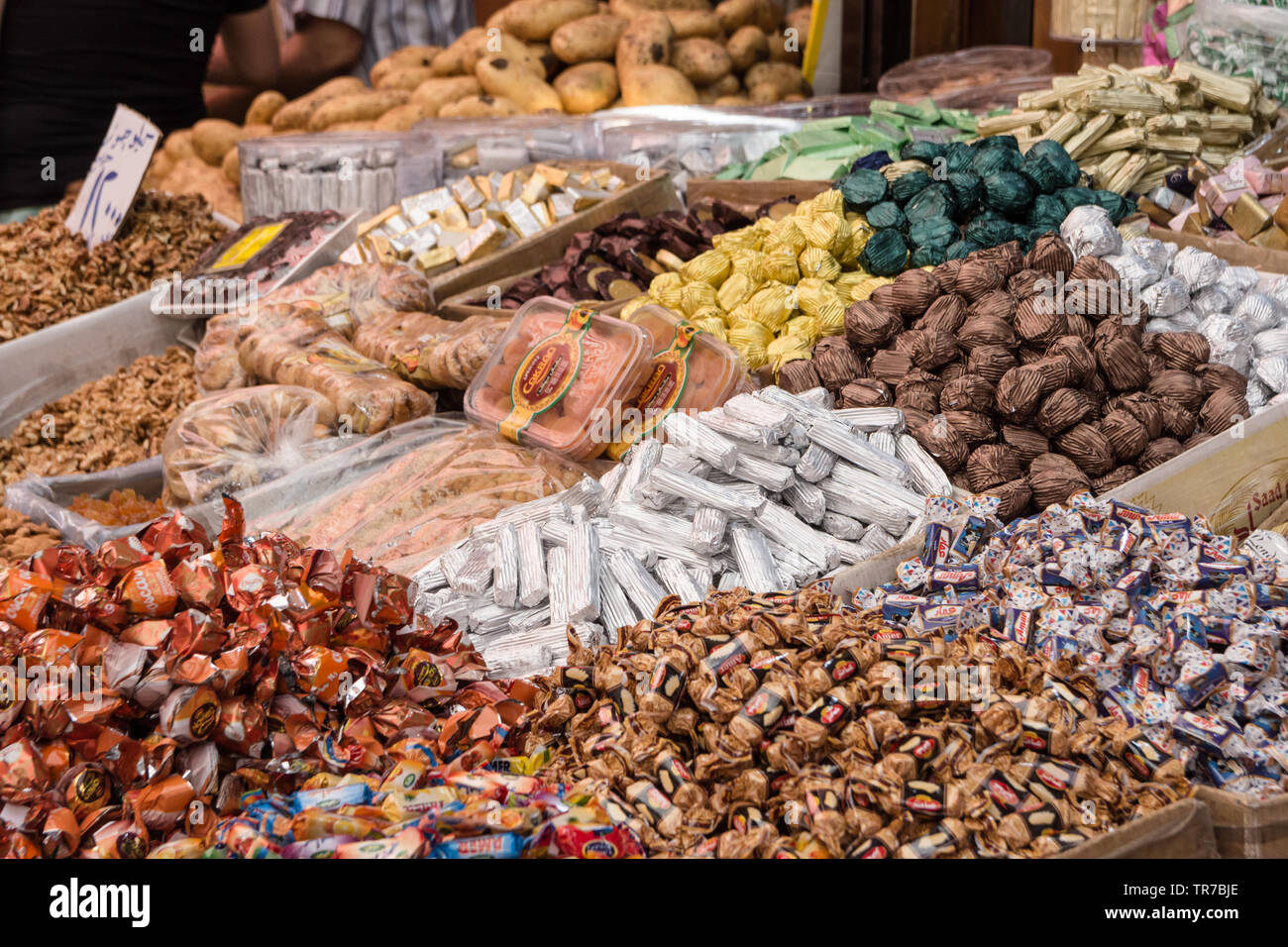 I cibi e le verdure' di mercato nella città vecchia di Tripoli, Libano Foto Stock