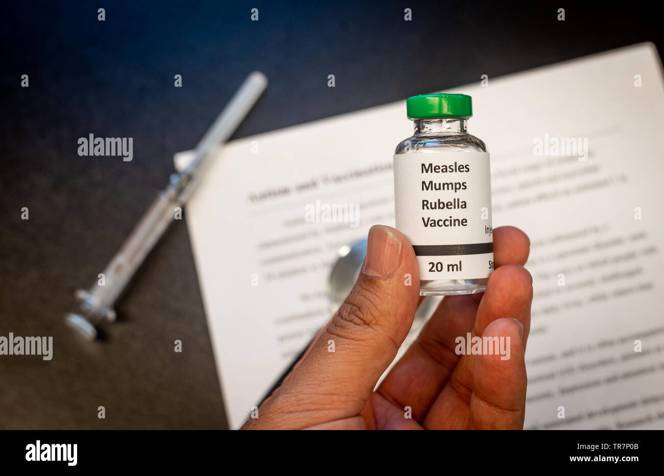 La tecnologia MMR il vaccino del morbillo con la vaccinazione e autismo pagina di informazioni Foto Stock