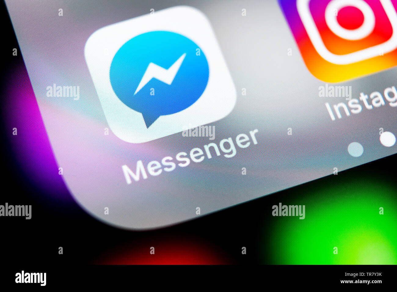 Sankt-Petersburg, Russia, Agosto 10, 2018: Facebook Messenger icona applicazione su Apple iPhone schermo X close-up. Facebook Messenger Icona app. Online Foto Stock