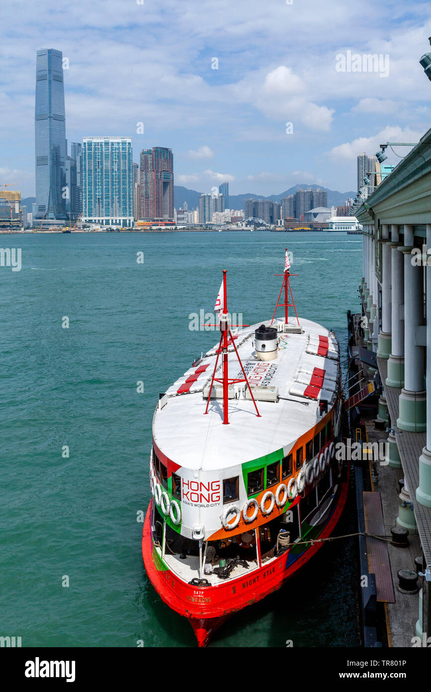 Il Molo Star Ferry, centrale, Hong Kong, Cina Foto Stock