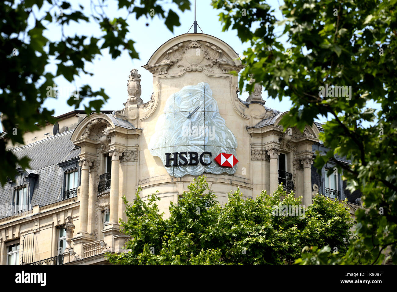 Segno per HSBC Bank spotted sugli Champs Elysees a Parigi, Francia. Foto Stock