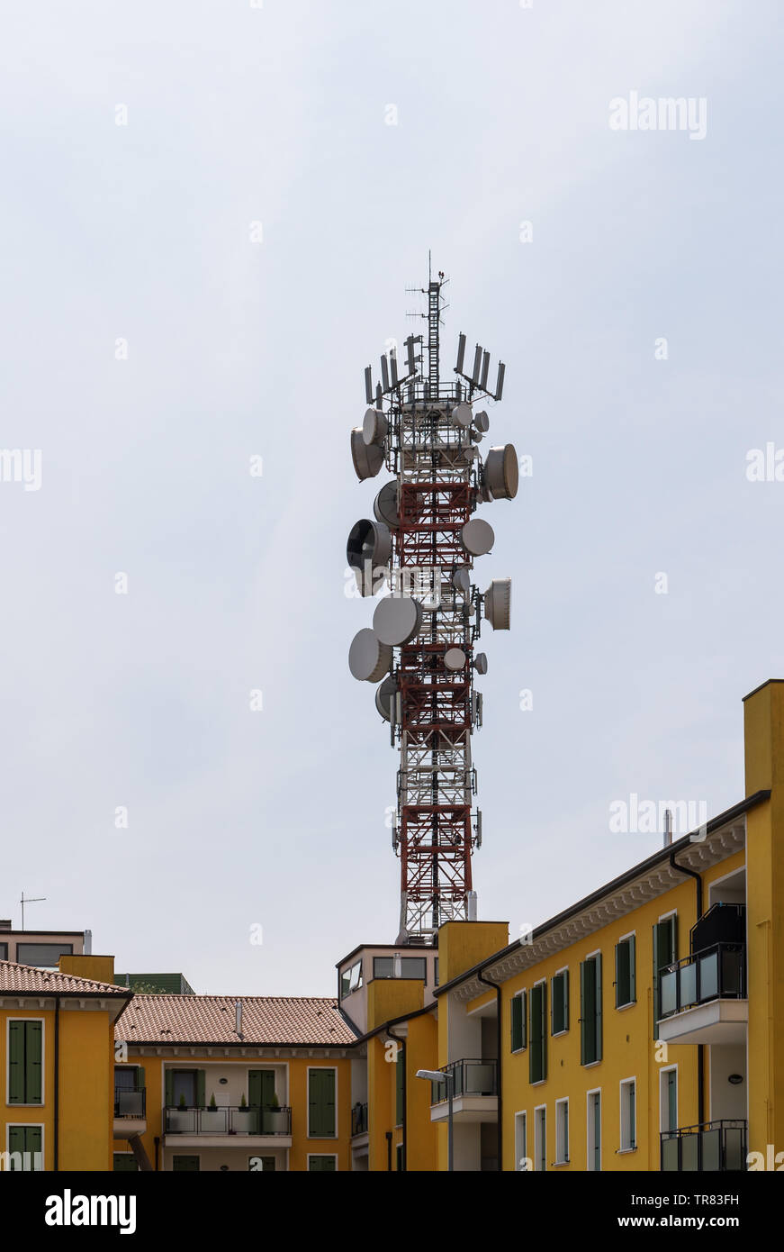 La comunicazione wireless torre in Italia Foto Stock