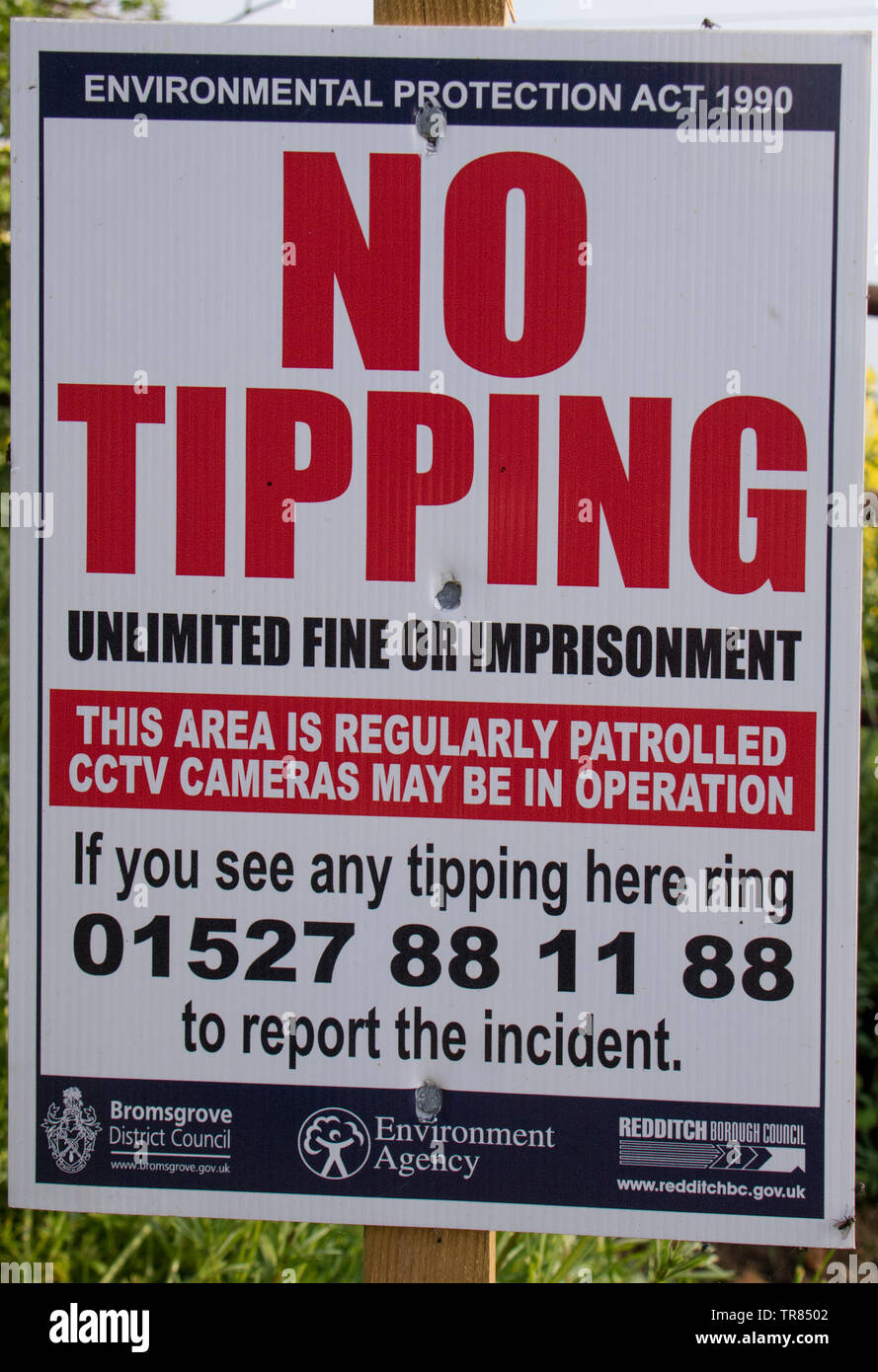 Nessun segno di ribaltamento su un vicolo del paese, England, Regno Unito Foto Stock