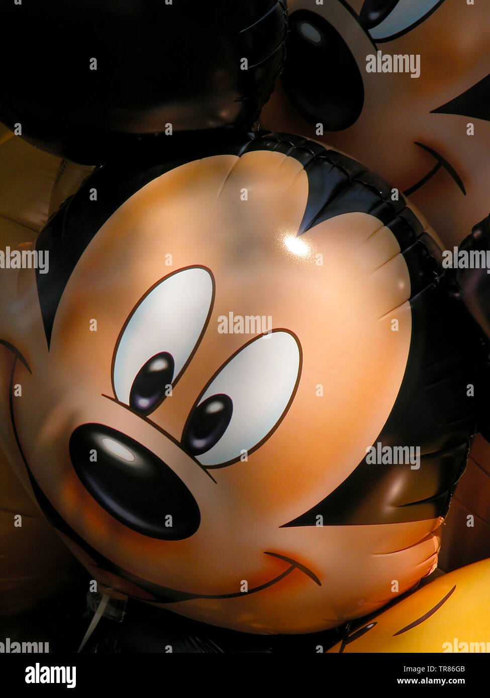 Un palloncino con la faccia del personaggio dei fumetti di Mickey Mouse, Main Street USA, Disneyland Park, Parigi, Francia Foto Stock
