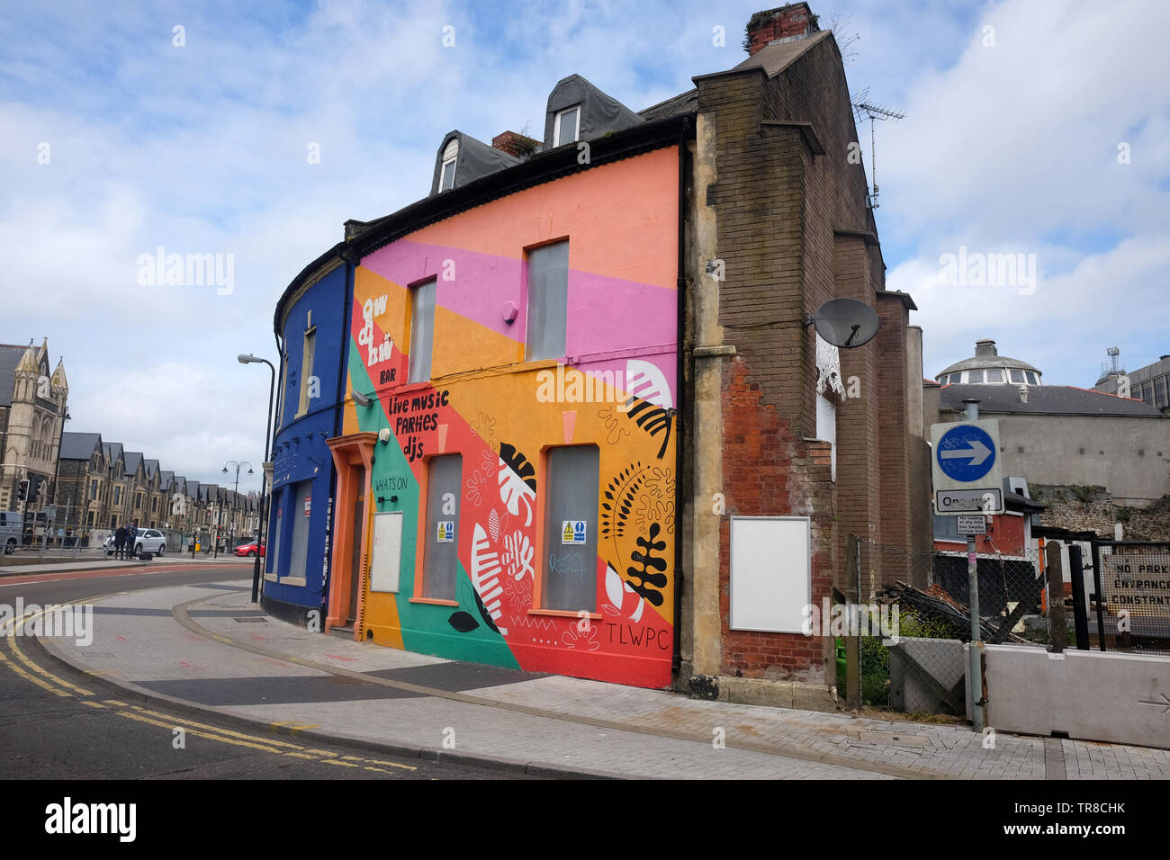 Maggio 2019 - Guildford Mezzaluna in Cardiff, una storica rimanente parte della città ora dovuta alla riconversione. Foto Stock