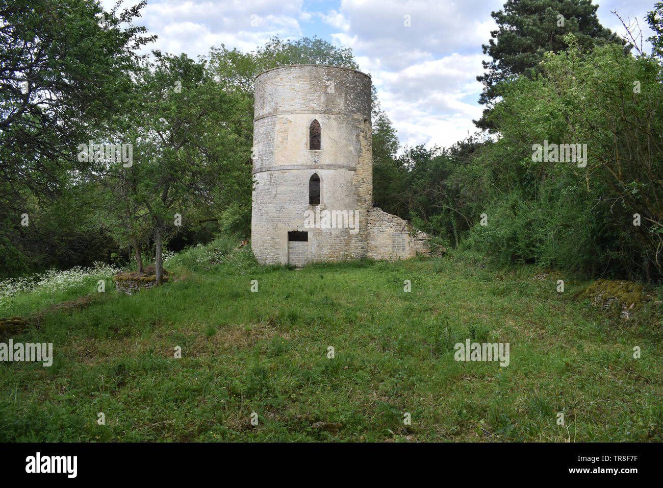 Coates Roundhouse sul Tamigi abbandonati e Severn Canal Foto Stock