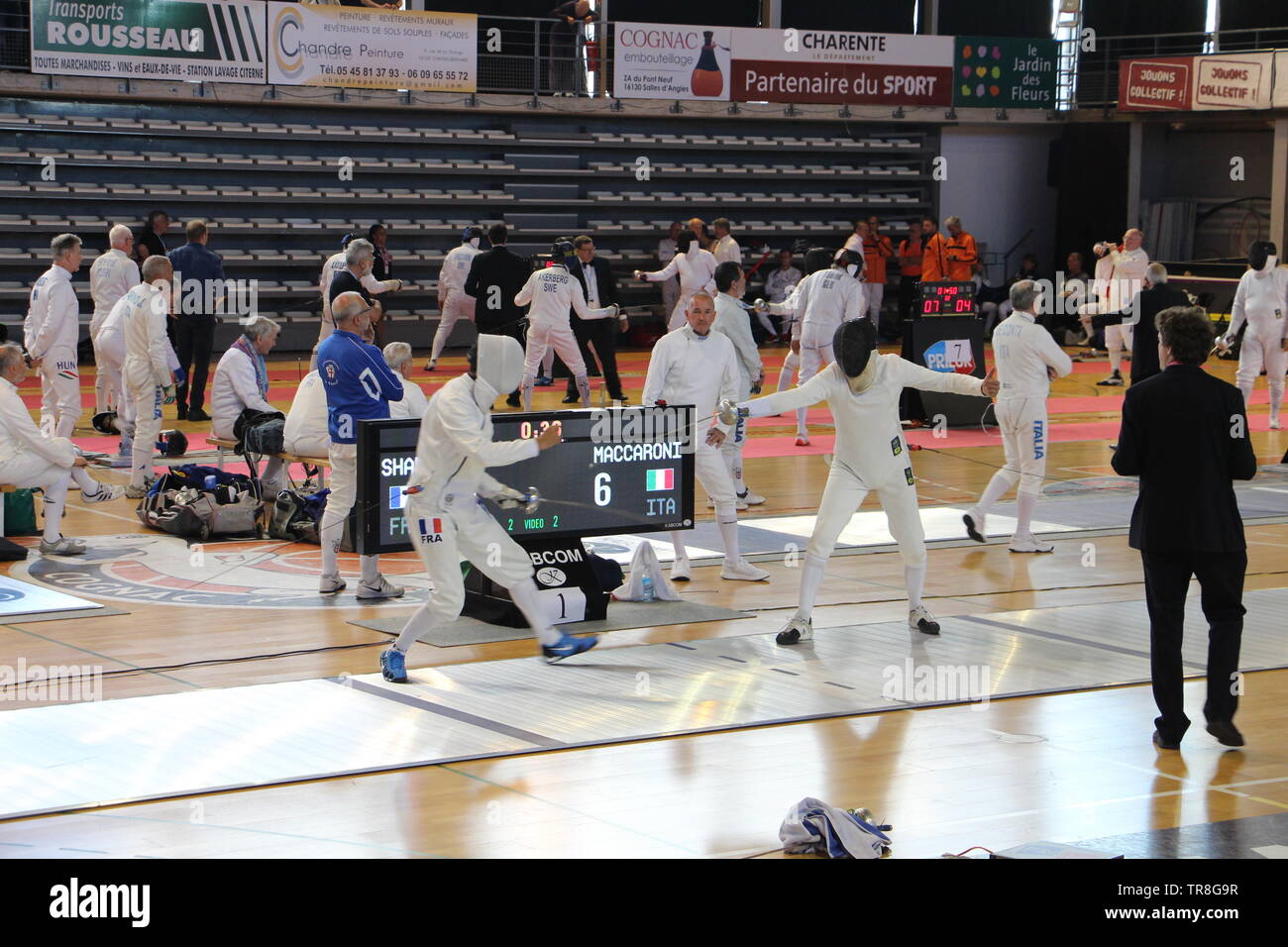 Championnat d'Europa d'Escrime Vétérans à Cognac (1ère journée) Foto Stock