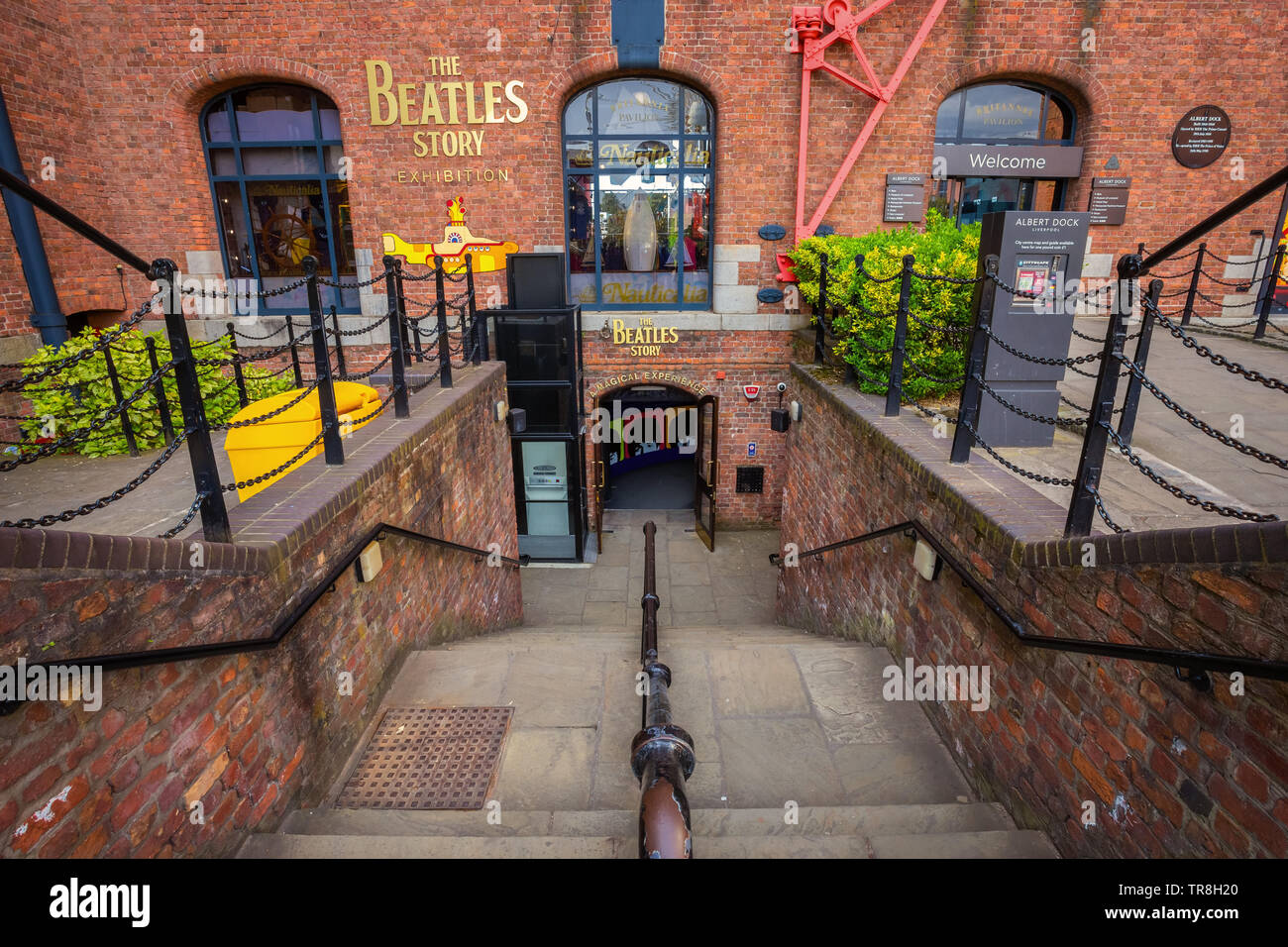 Liverpool, Regno Unito - 17 Maggio 2018: il Beatles Story situato sulla storica Albert Dock, inaugurato il 1 maggio 1990. Il museo è stato inoltre riconosciuto come uno di t Foto Stock