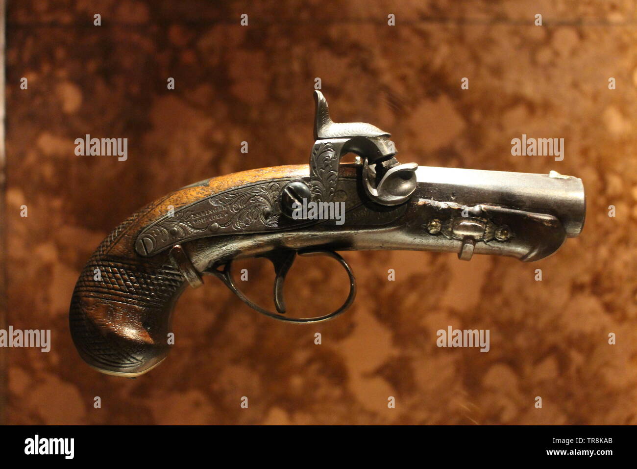 Vista ravvicinata di Giovanni documento Wilkes Booth's Derringer .44 pistola calibro che ha usato per sparare e uccidere il presidente Abraham Lincoln Foto Stock