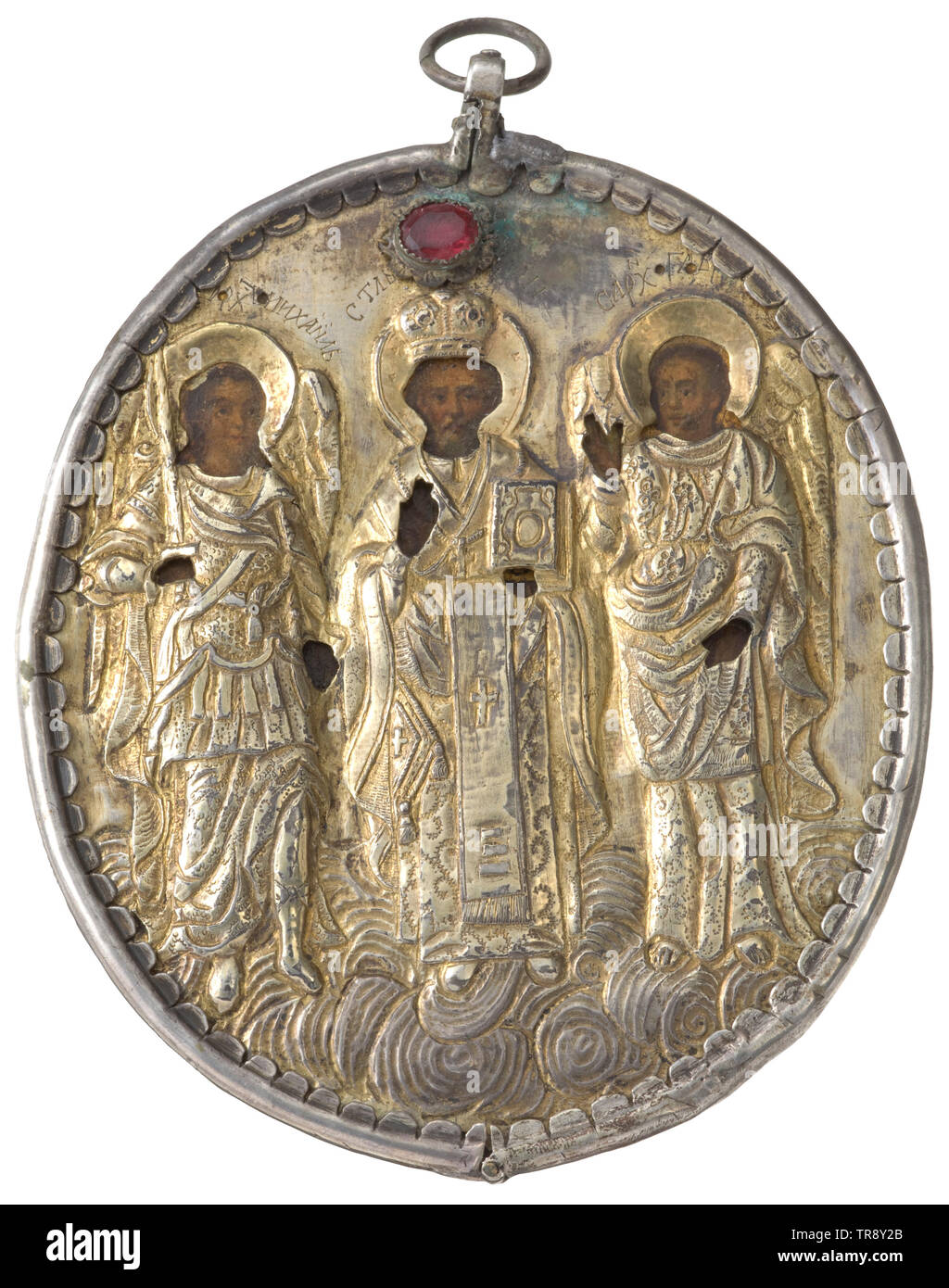 Un importante russo gilt panagia, primo terzo del XVIII secolo dipinte a mano, argento dorato, inciso, inseguiti, tempestate di pietre preziose (ruby cabochon) e vetro. La complementare raffigurante Maria e Cristo, in fondo il russo double eagle con iscrizione in cirillico. La retromarcia con la raffigurazione di San Michele Arcangelo San Nicola e Arcangelo Gabriele. Pittura minimamente ripristinato. In un caso di data successiva. storica, storica, Additional-Rights-Clearance-Info-Not-Available Foto Stock