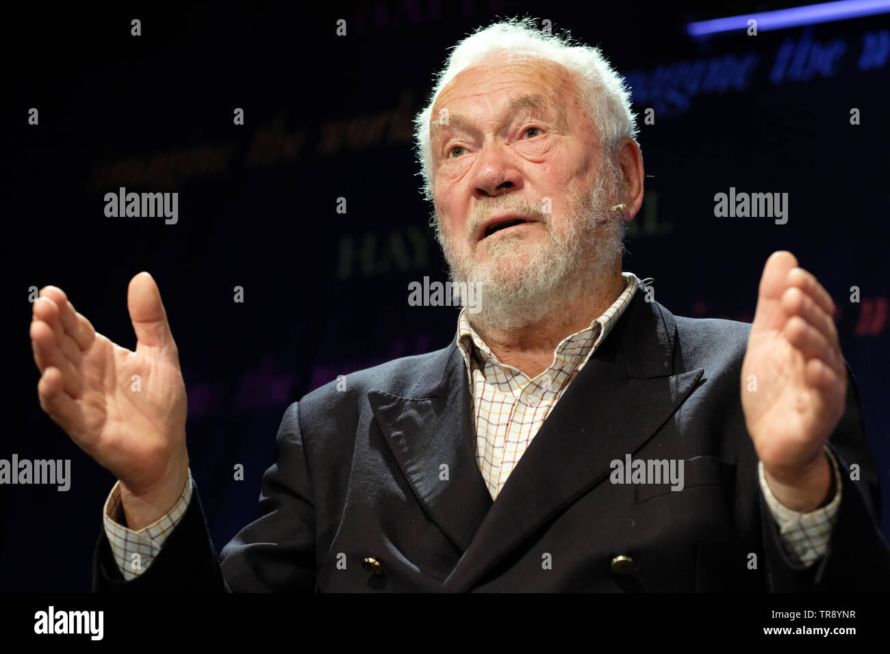 Festival di fieno, Hay on Wye, Powys, Wales, Regno Unito - Venerdì 31 Maggio 2019 - Sir Robin Knox-Johnston leggenda della vela sul palco del Festival di fieno per parlare del suo ultimo libro Running free. Foto Steven Maggio / Alamy Live News Foto Stock