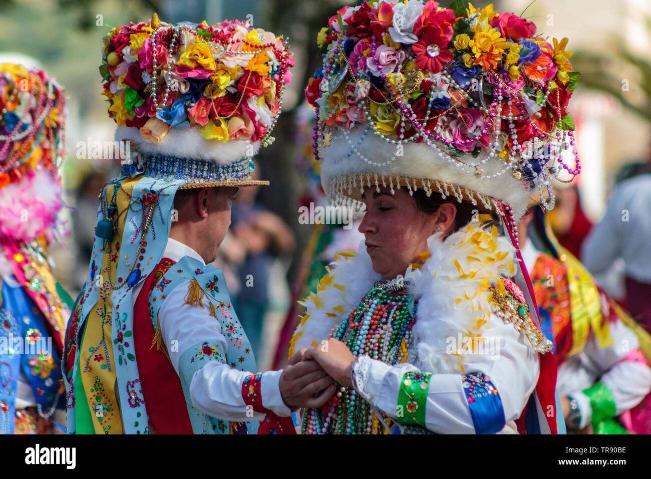 Lisbona, Portogallo: 18 Maggio 2019: Il Carnevale di Cobres carattere poligrafico a maschera iberica parata del Festival di Lisbona Foto Stock