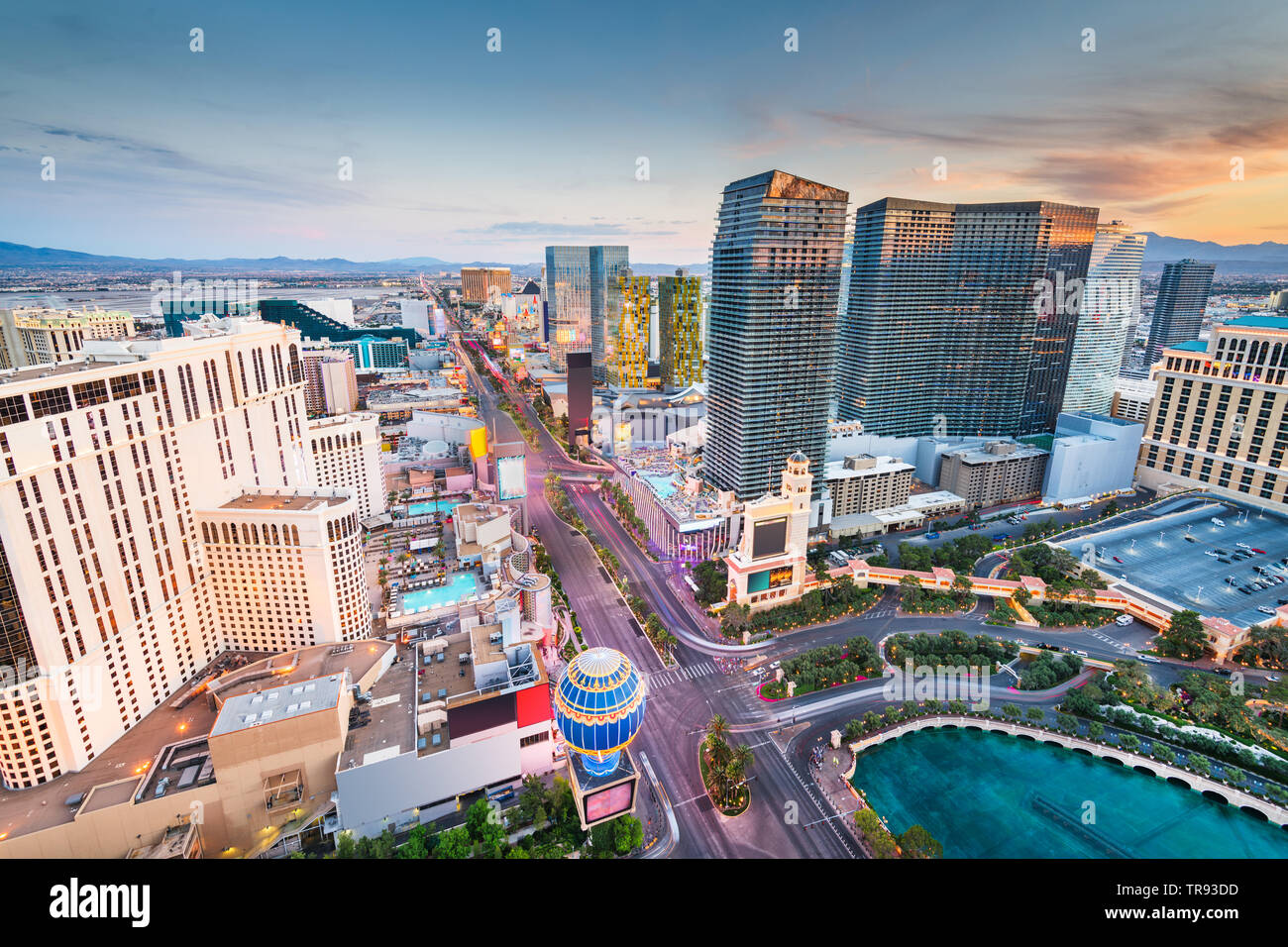 Las Vegas, Nevada, Stati Uniti d'America skyline al di sopra della striscia al crepuscolo. Foto Stock