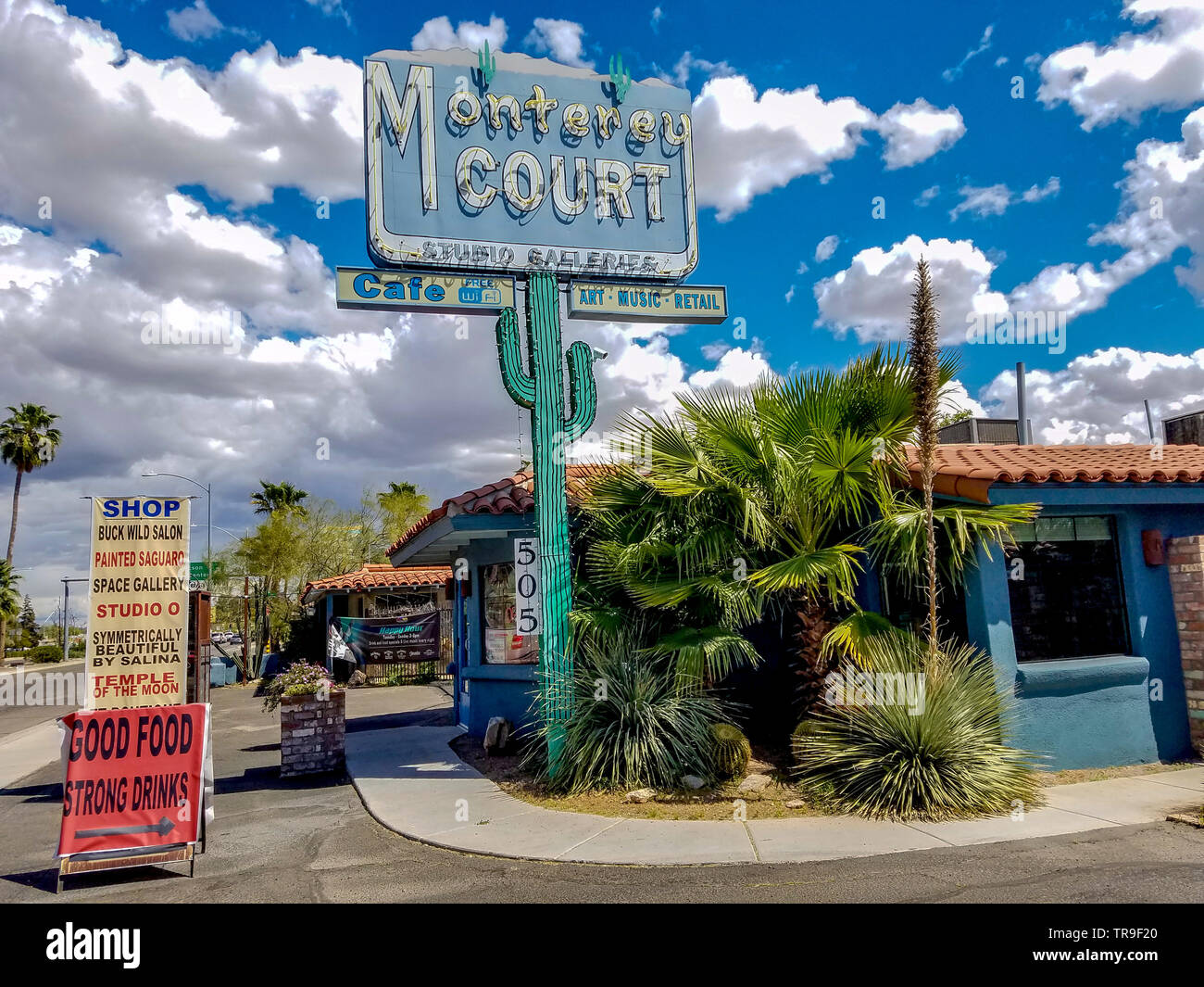Vecchio, ancora lavorando le insegne al neon di Tucson in Arizona, AZ. Foto Stock