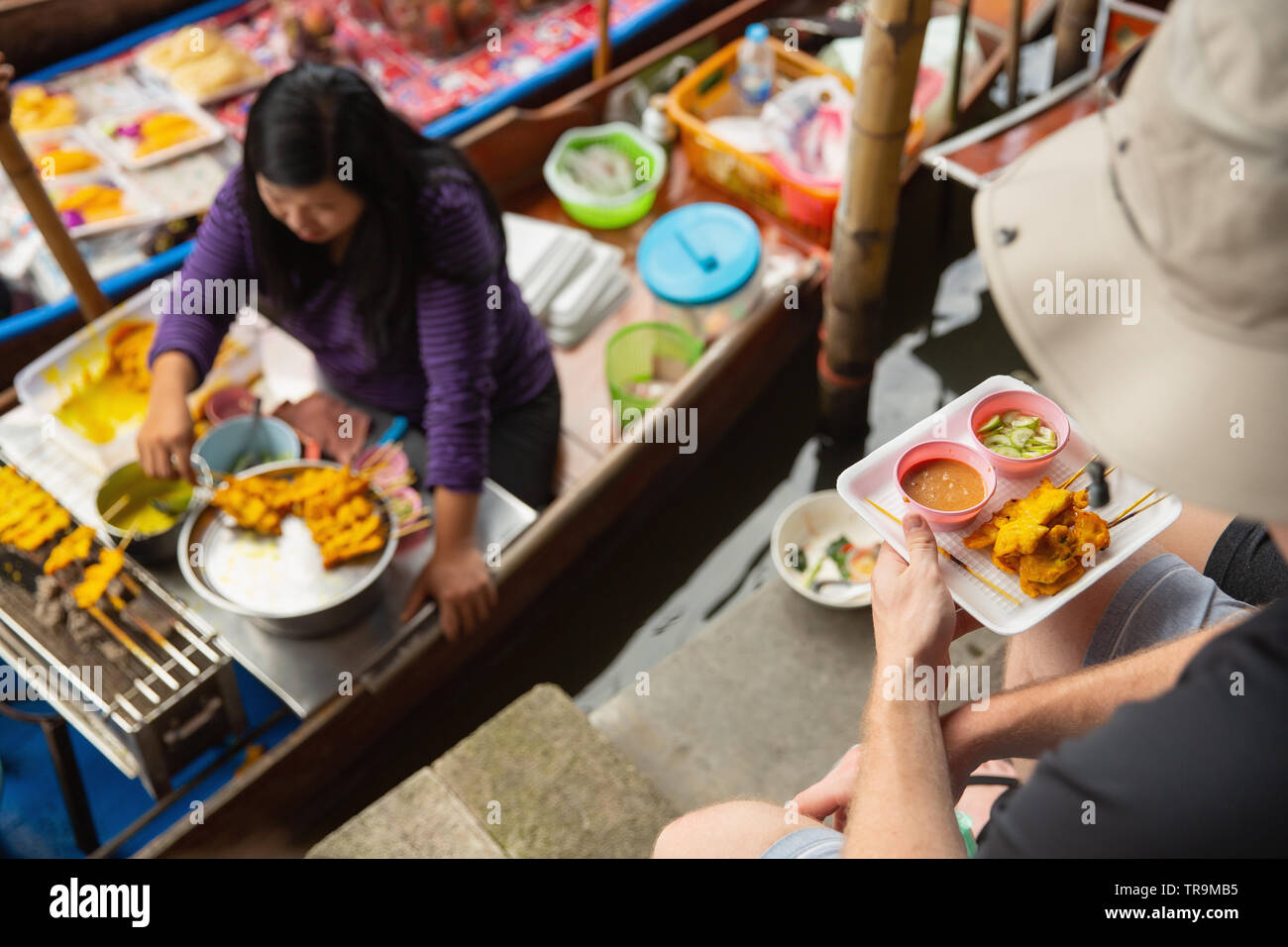 Mercato Galleggiante di Damnoen Saduak, Damnoen Saduak District, la provincia Ratchaburi, vicino a Bangkok, Thailandia, Asia Foto Stock