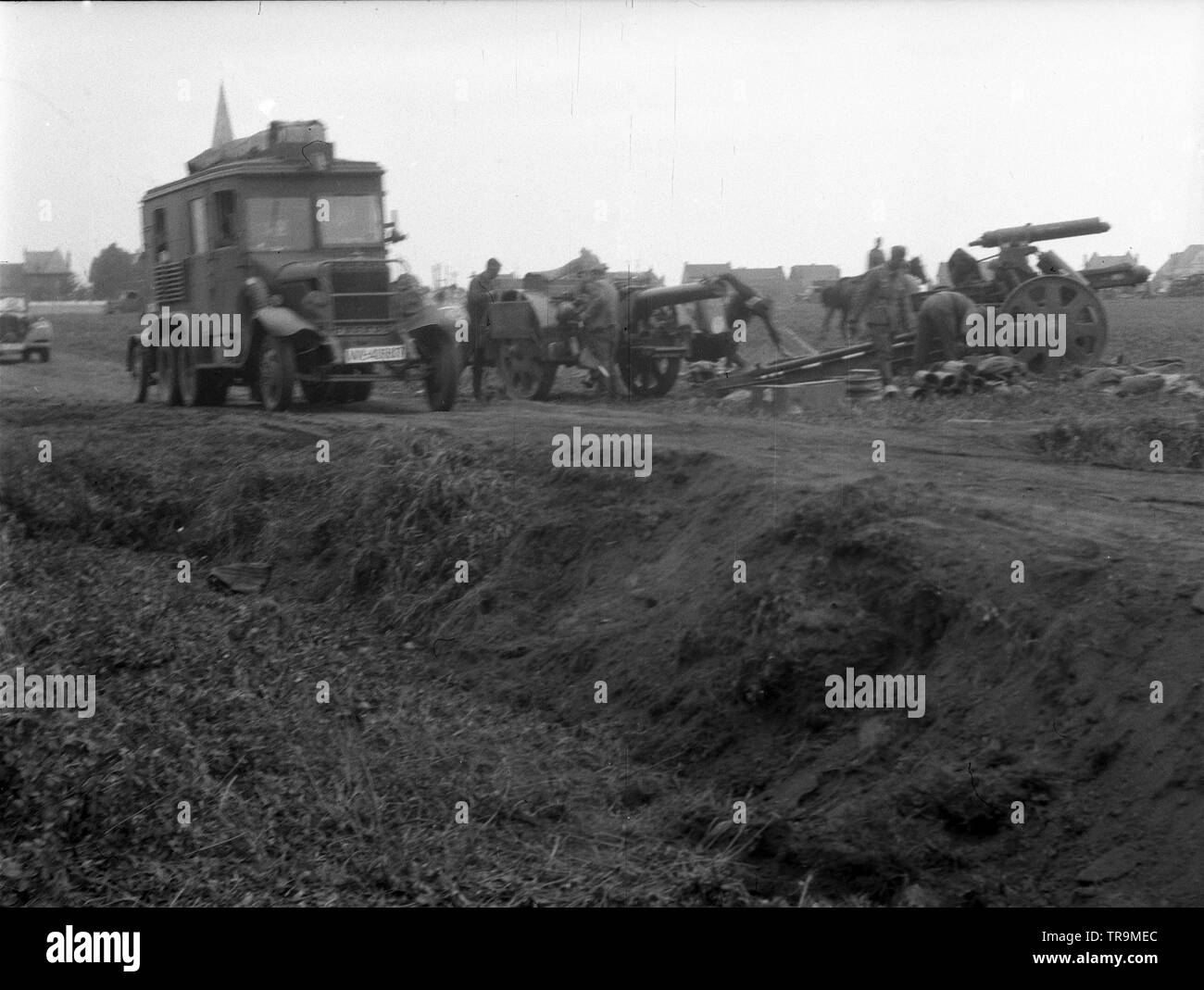 Wehrmacht Heer Schwere Feldhaubitze sFH 18 15 cm / 150 mm (Krupp/Rheinmetall) - Esercito Tedesco obice pesante 15cm / 150mm Foto Stock