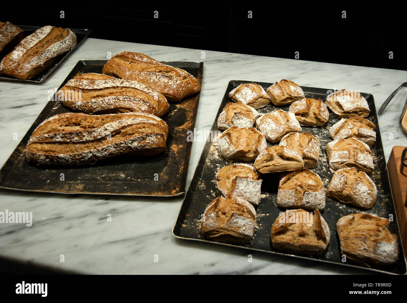 Gourmet pagnotte di pane nel forno ad Istanbul in Turchia Foto Stock
