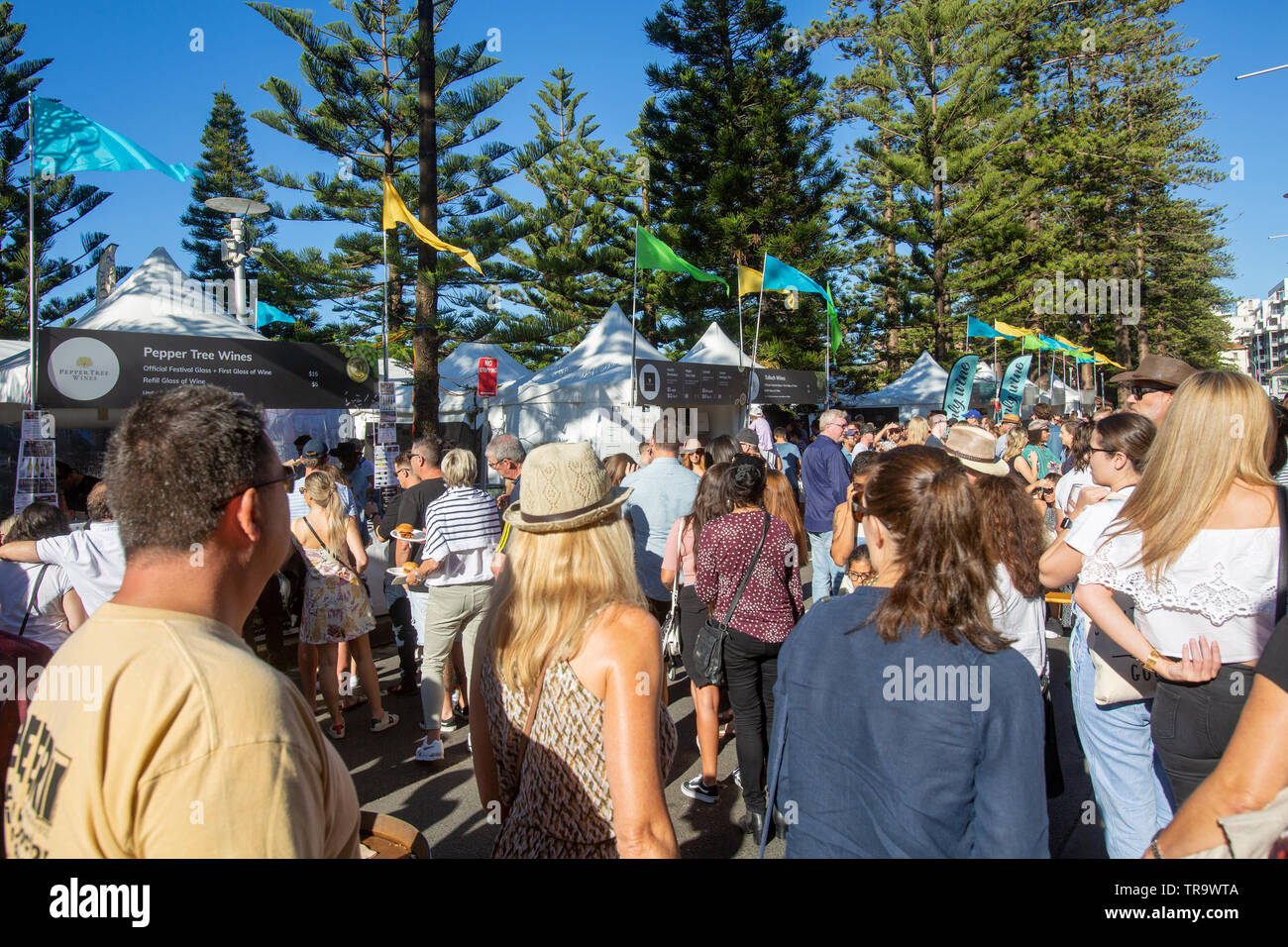 Gusto annuale di Manly cibo e vino festival che si tiene nelle strade di Manly Beach,Sydney , Australia Foto Stock